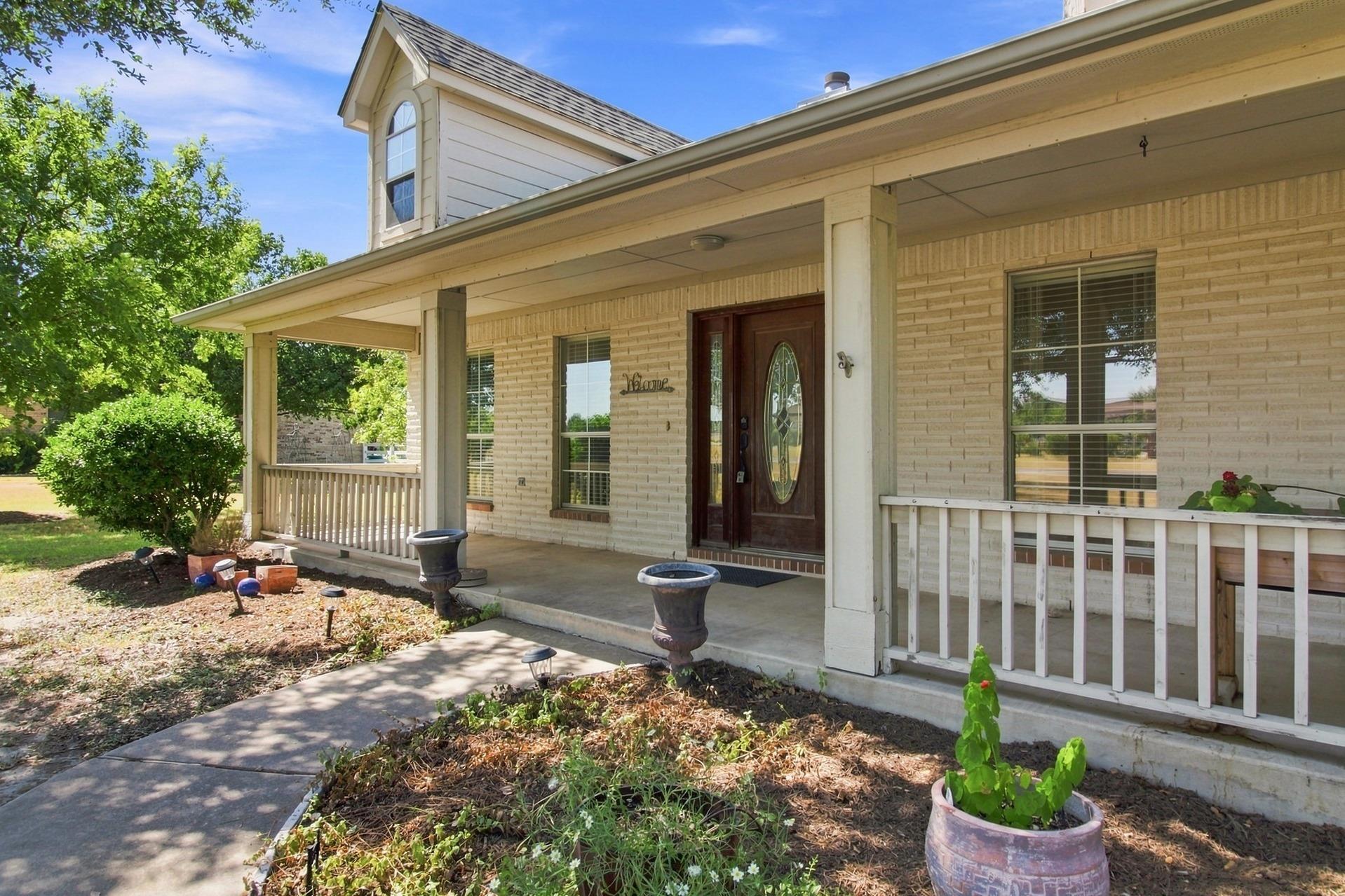 215 Courtnees WAY — photo 3