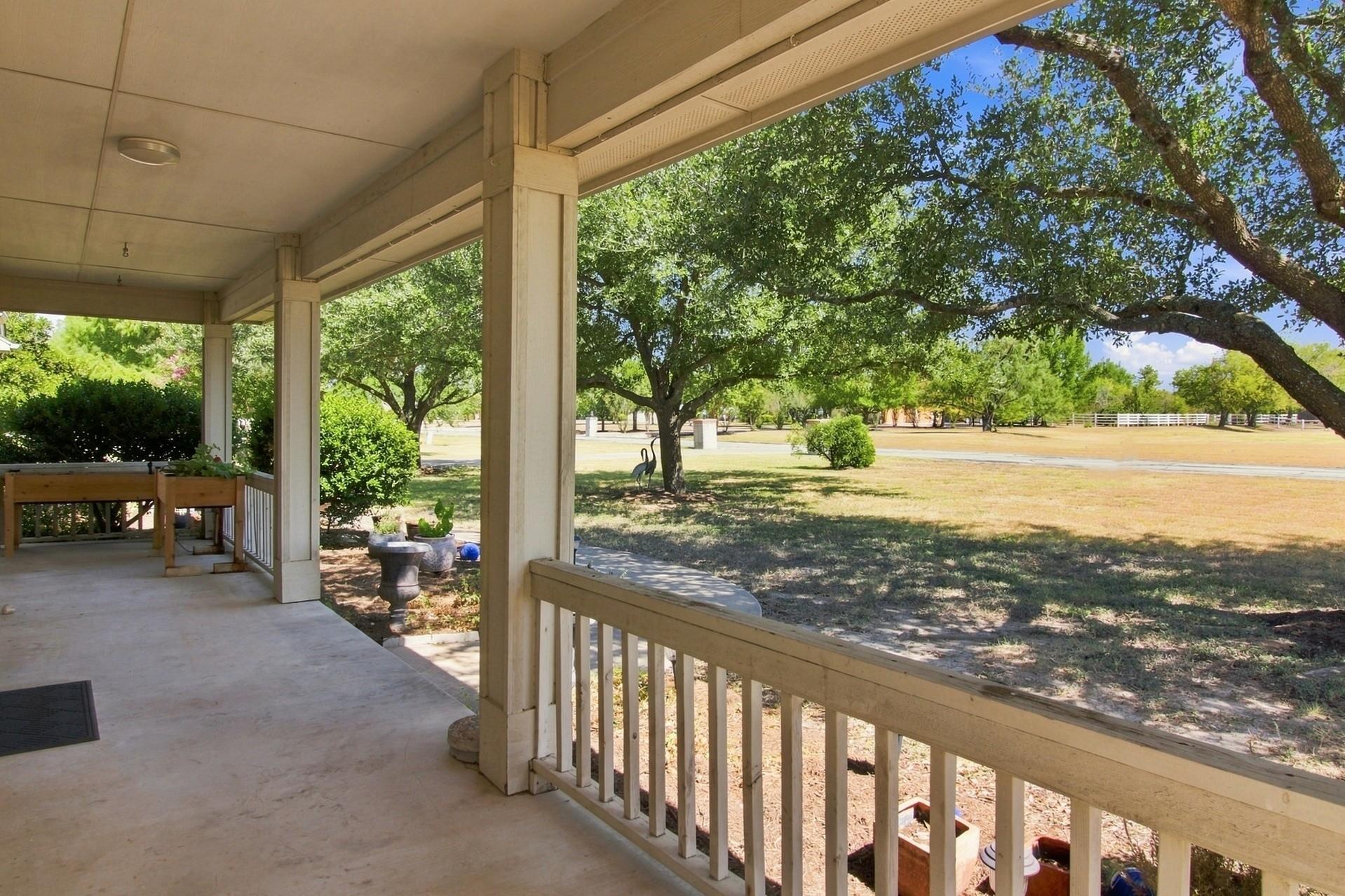215 Courtnees WAY — photo 4