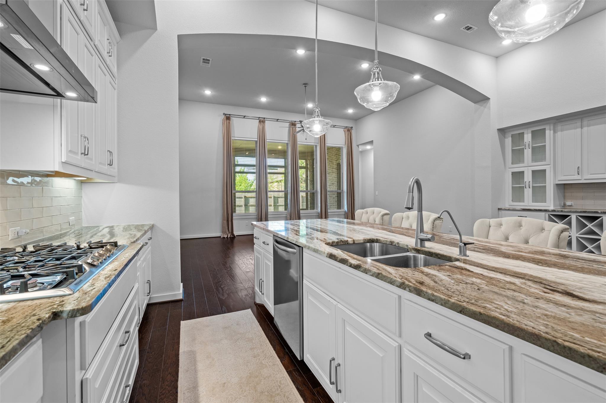 116 Texon DR — photo 4