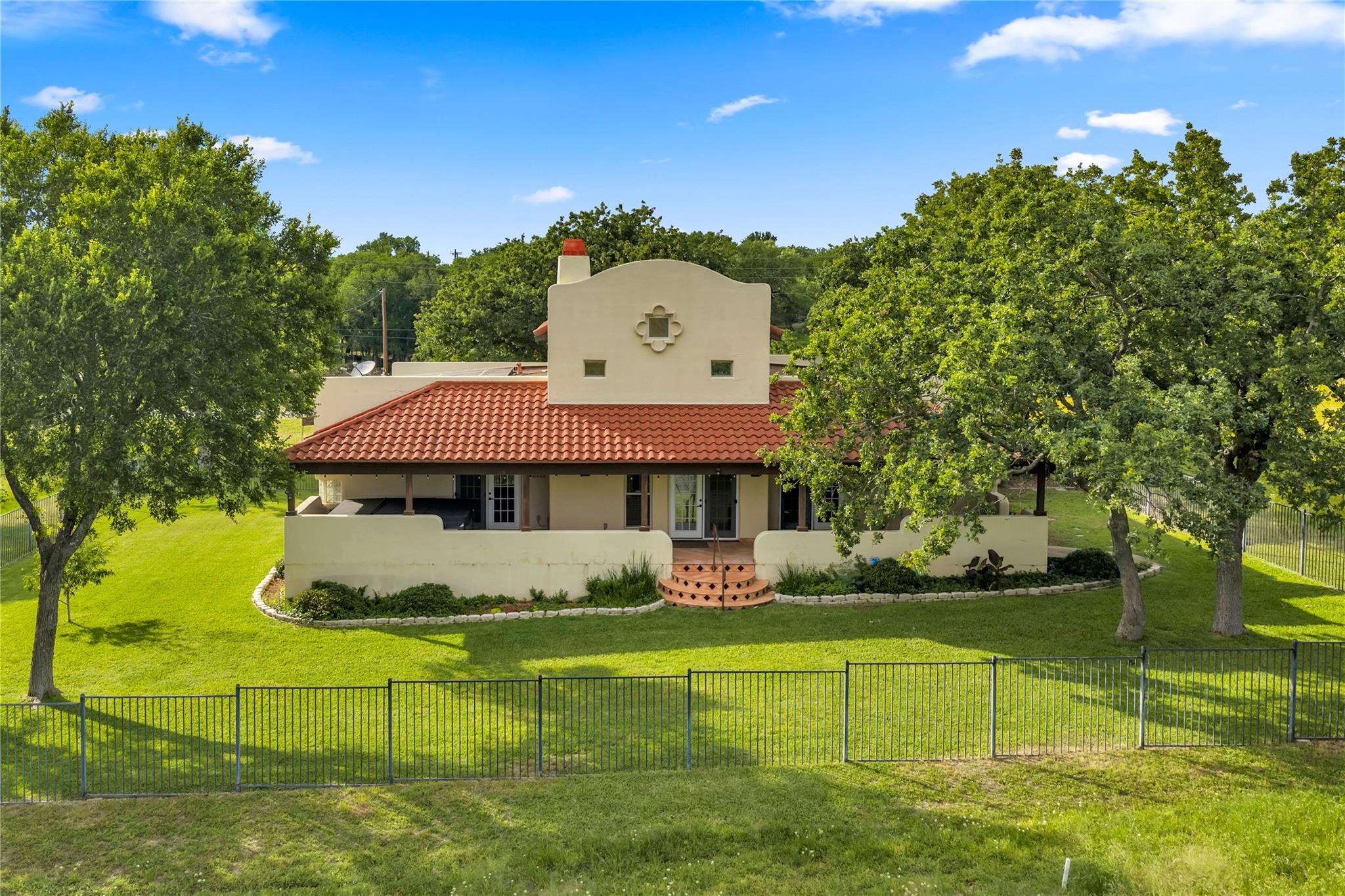 111 Woodlawn DR — photo 4