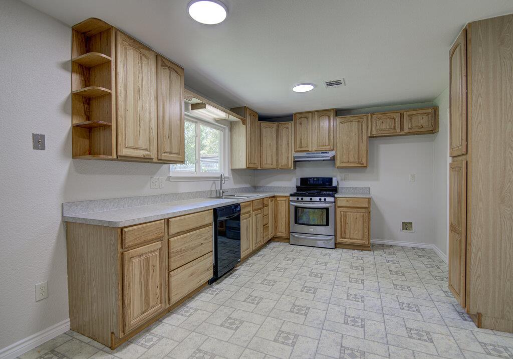 1603 Holstein DR — photo 4