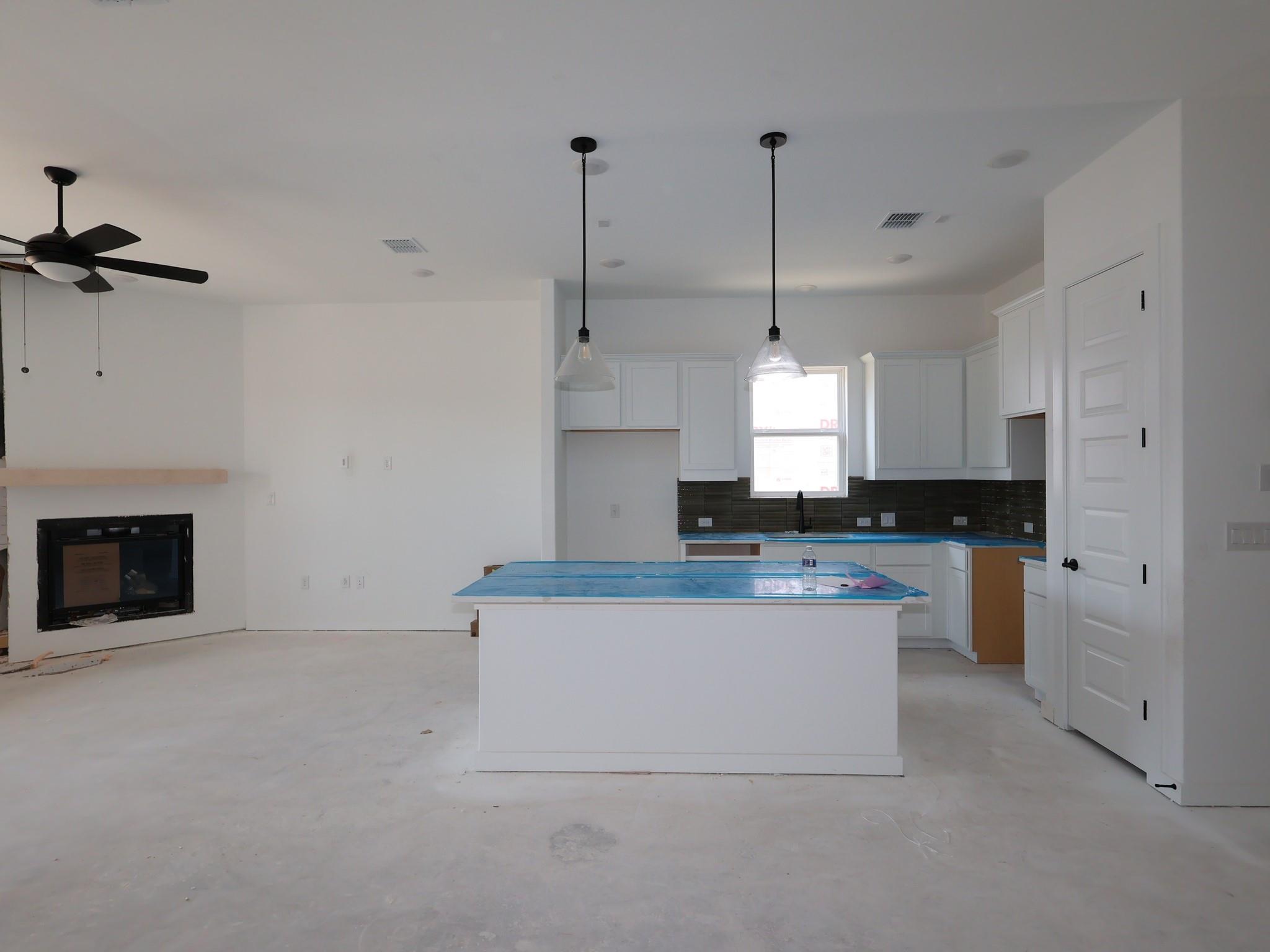 853 Corvallis DR — photo 3
