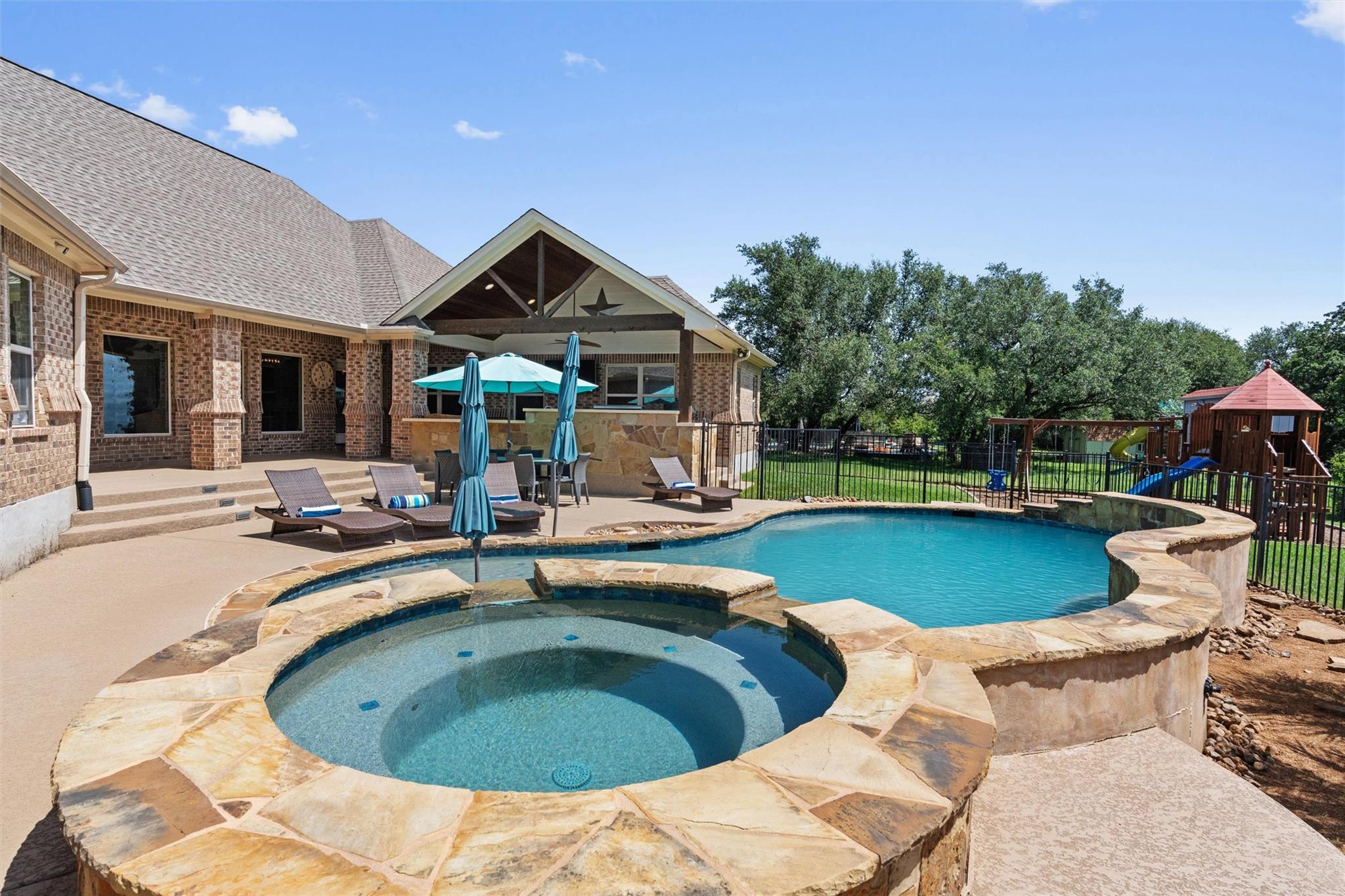 205 Quarry Lake EST
