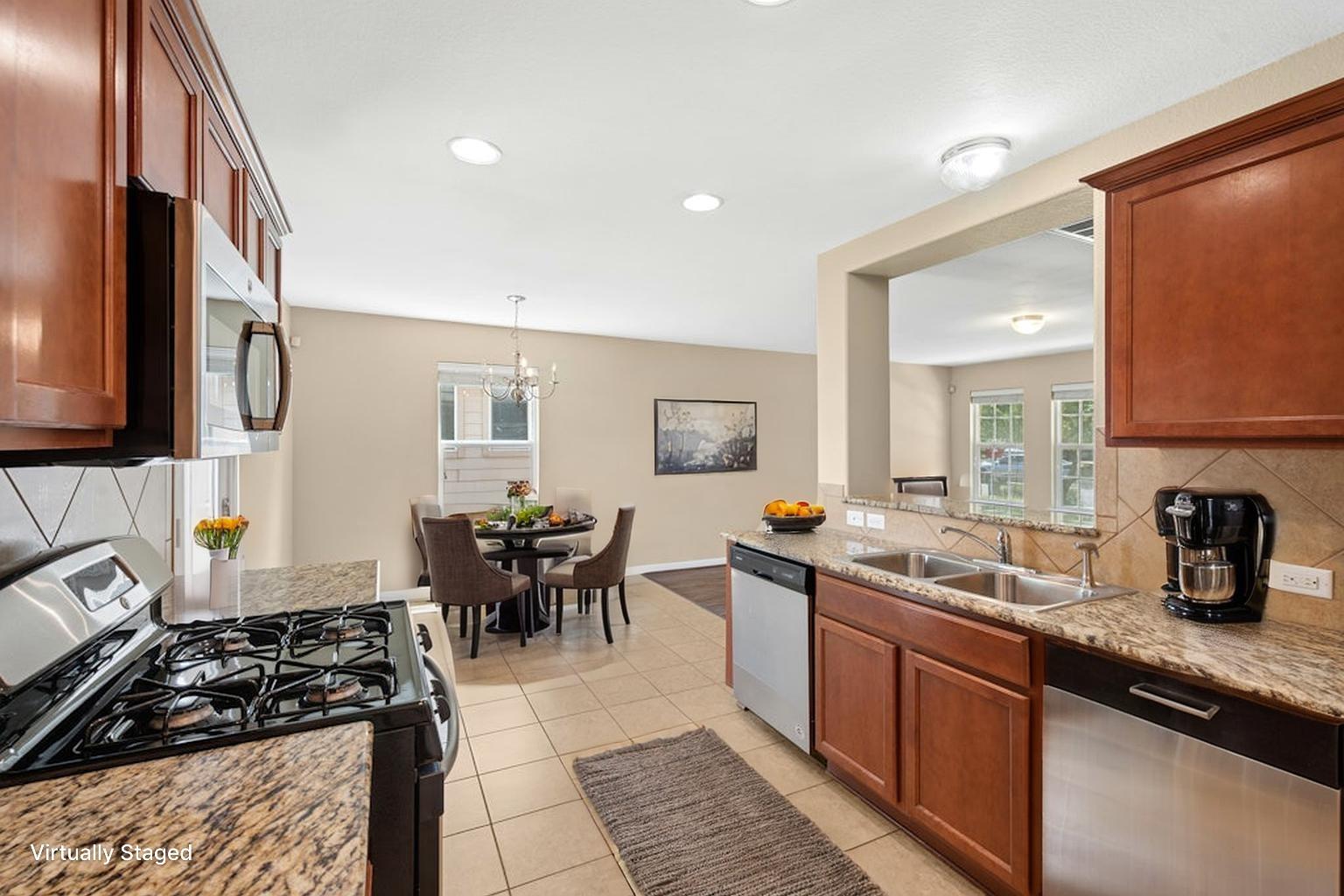 458 Nottingham LOOP — photo 4