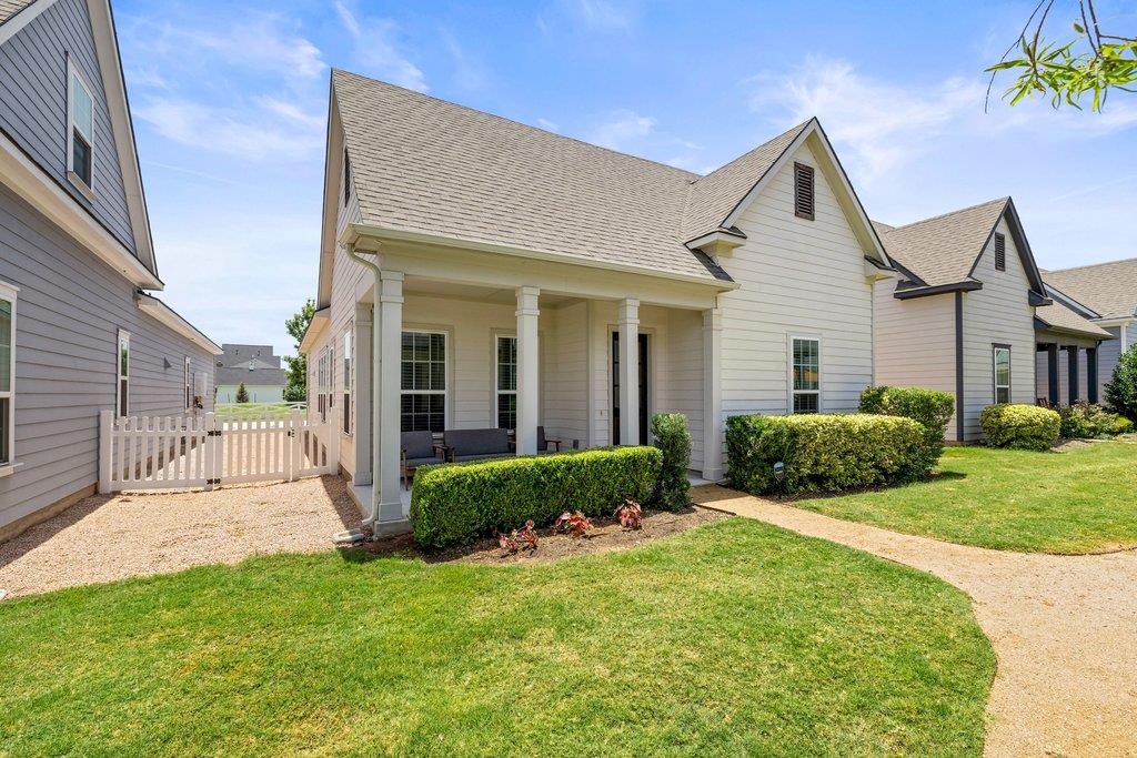 1174 Grant Wood Ave — photo 3
