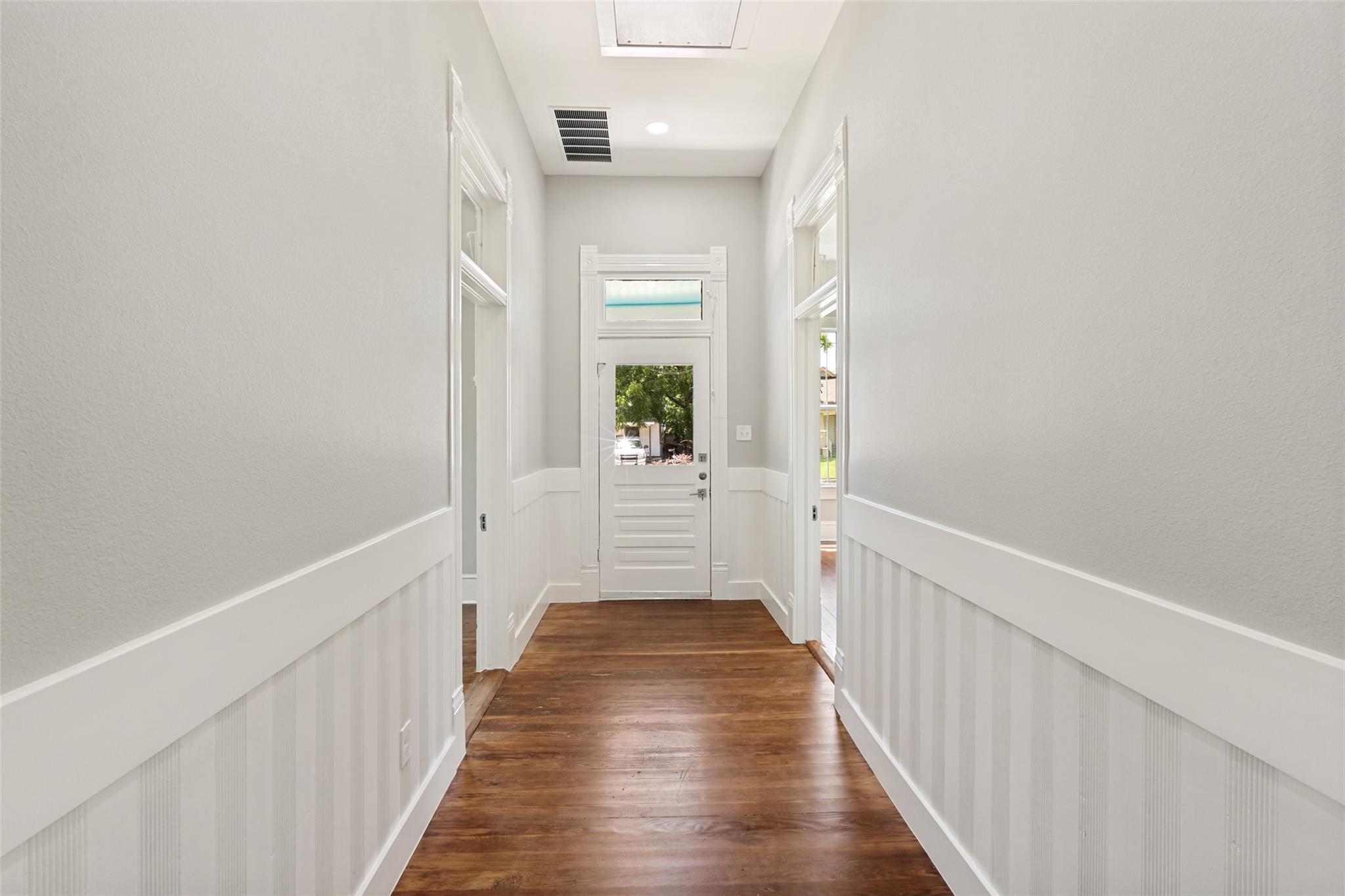 1159 San Bernard ST — photo 3
