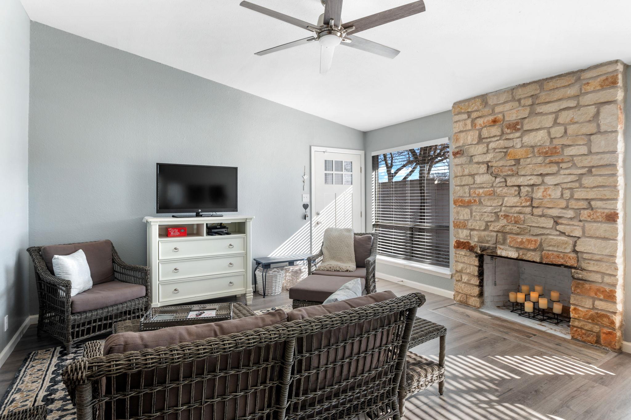 10401 Burmaster LN #A — photo 4