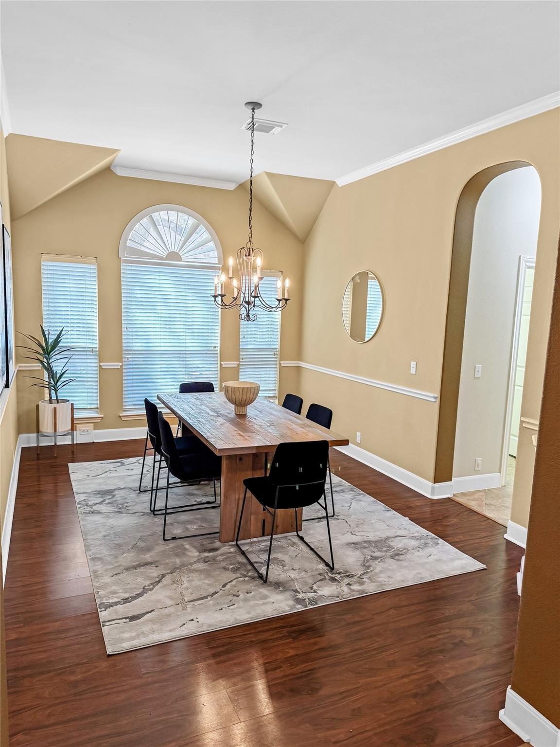 8109 Endeavor CIR — photo 5