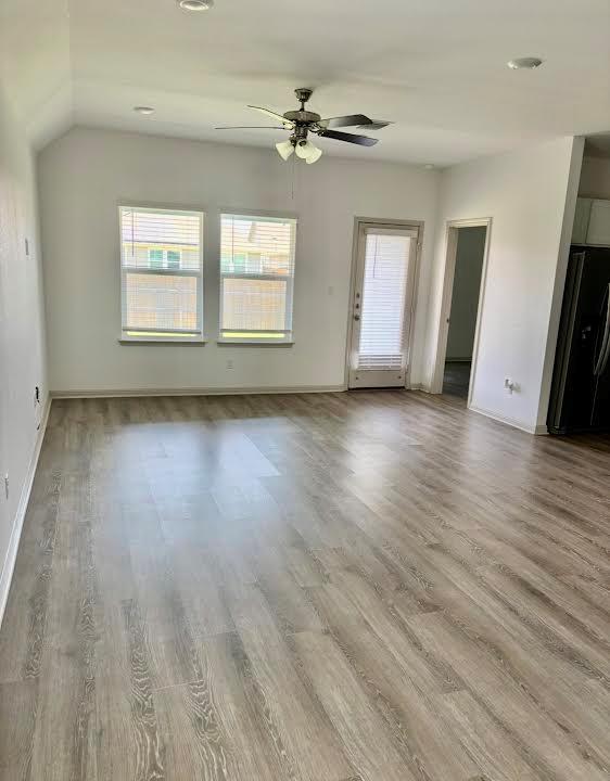 204 Sweetwater Creek LN — photo 3