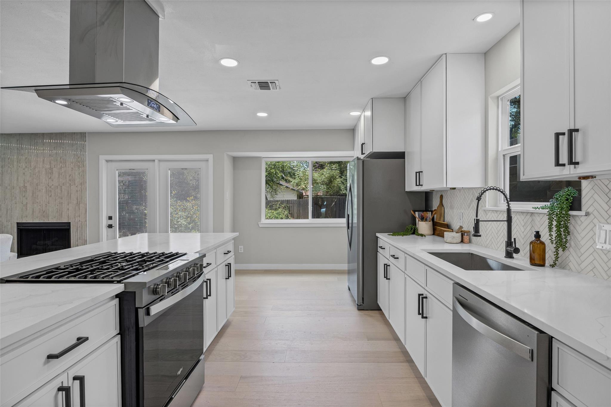 2817 Norfolk DR — photo 5