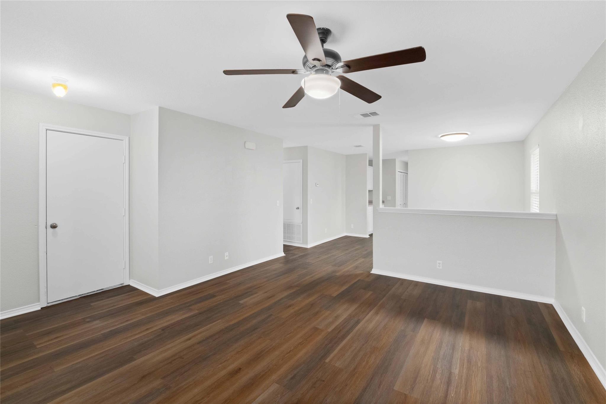 112 Ames CV — photo 3