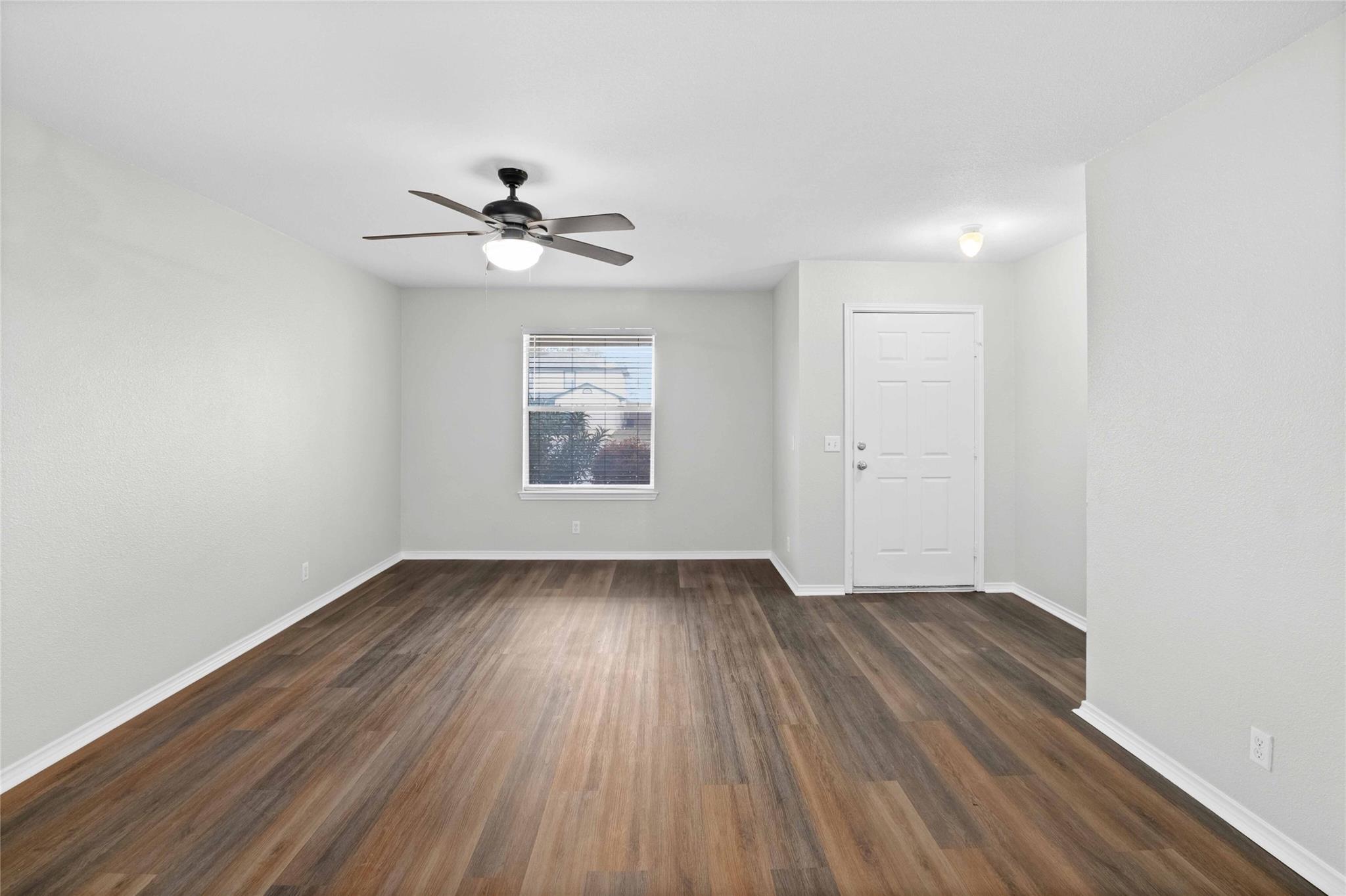 112 Ames CV — photo 4