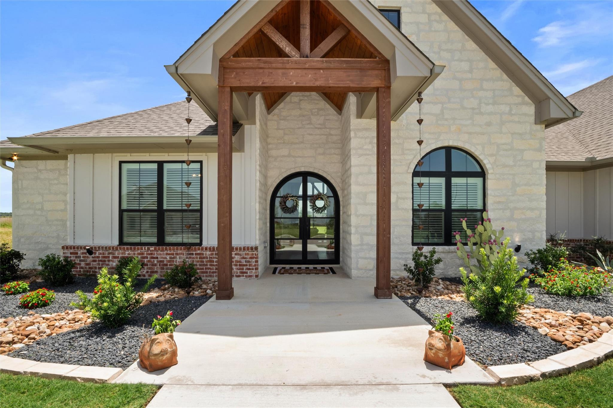 1602 Hunt DR — photo 3