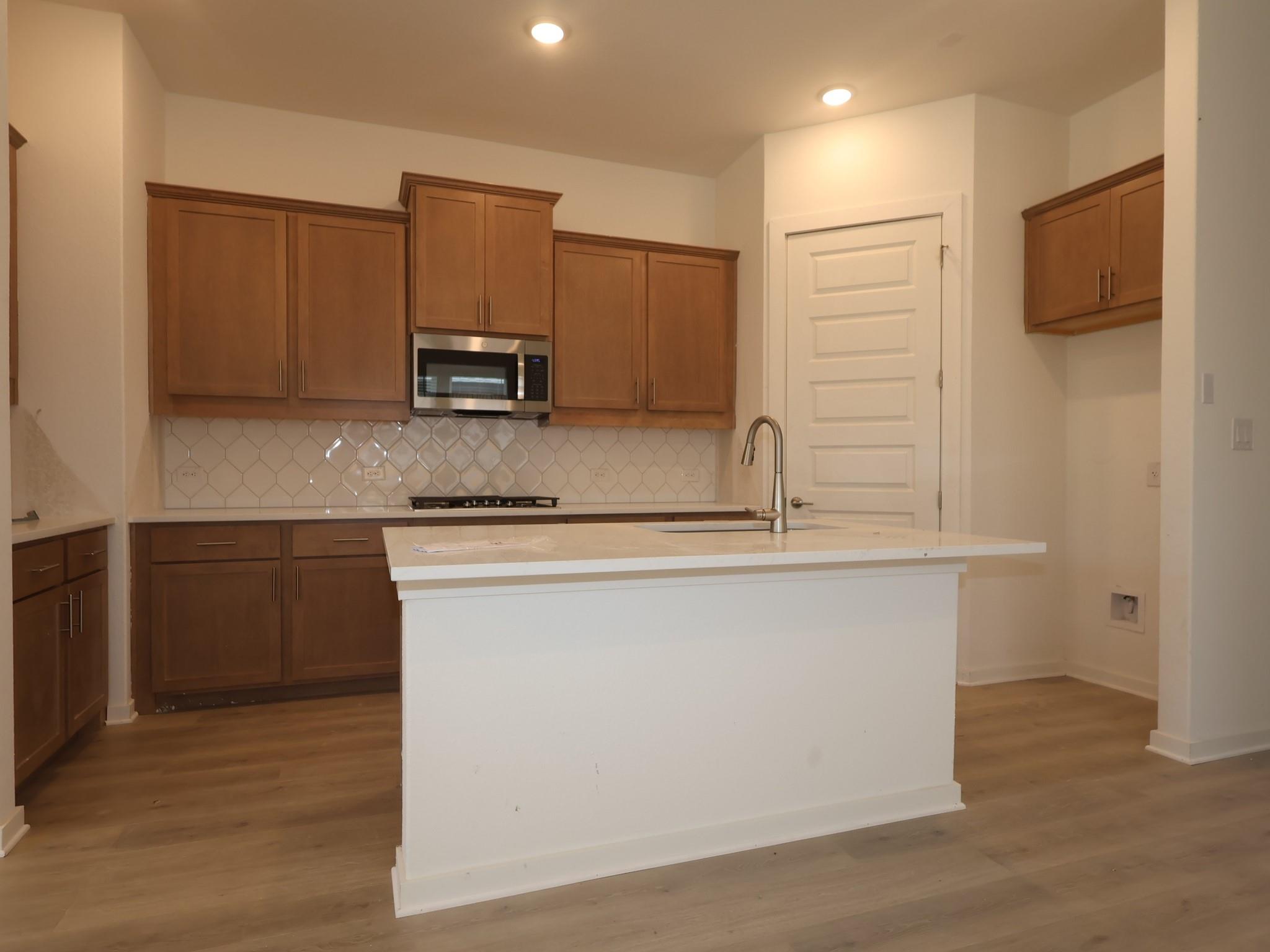 194 Norway Spruce ST — photo 3