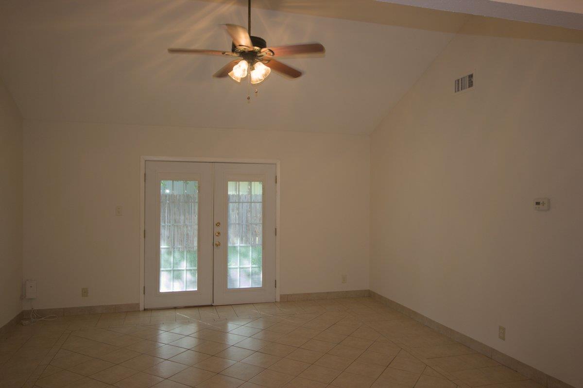 5204 Village TRL — photo 5