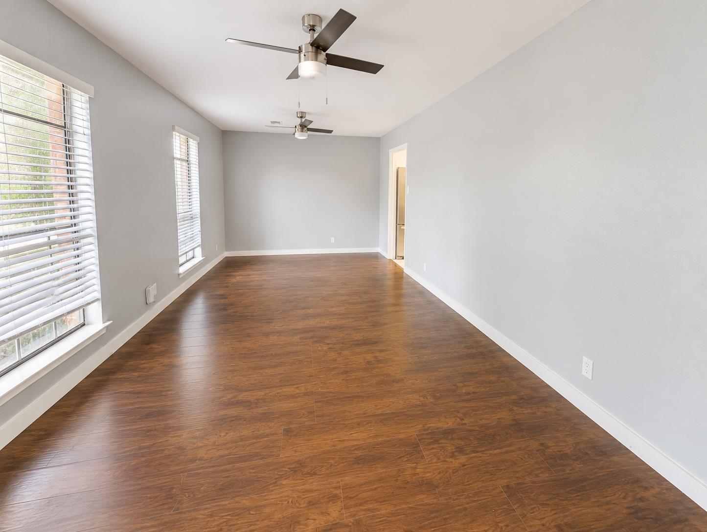 305 Starbright DR — photo 3