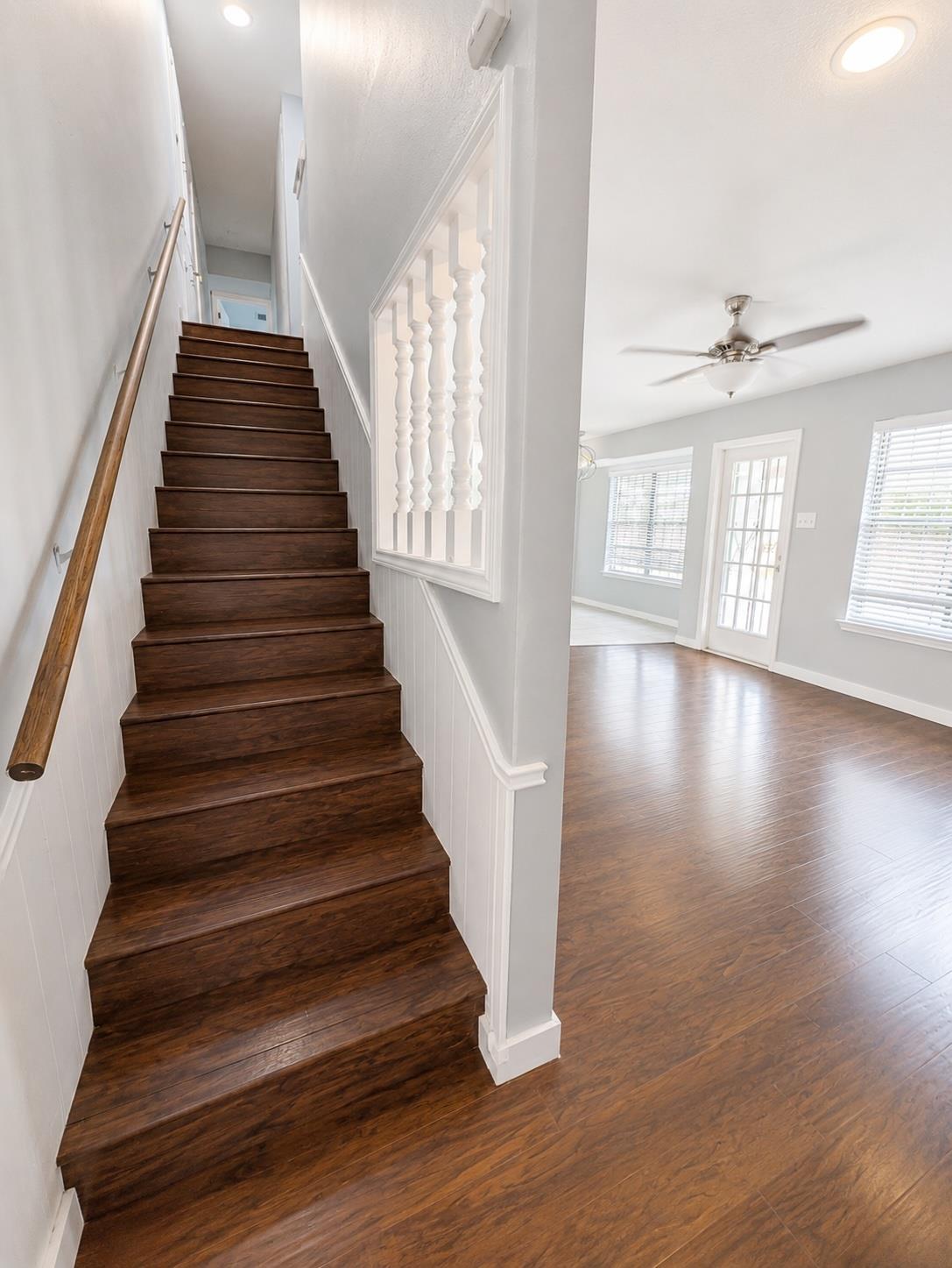 305 Starbright DR — photo 4