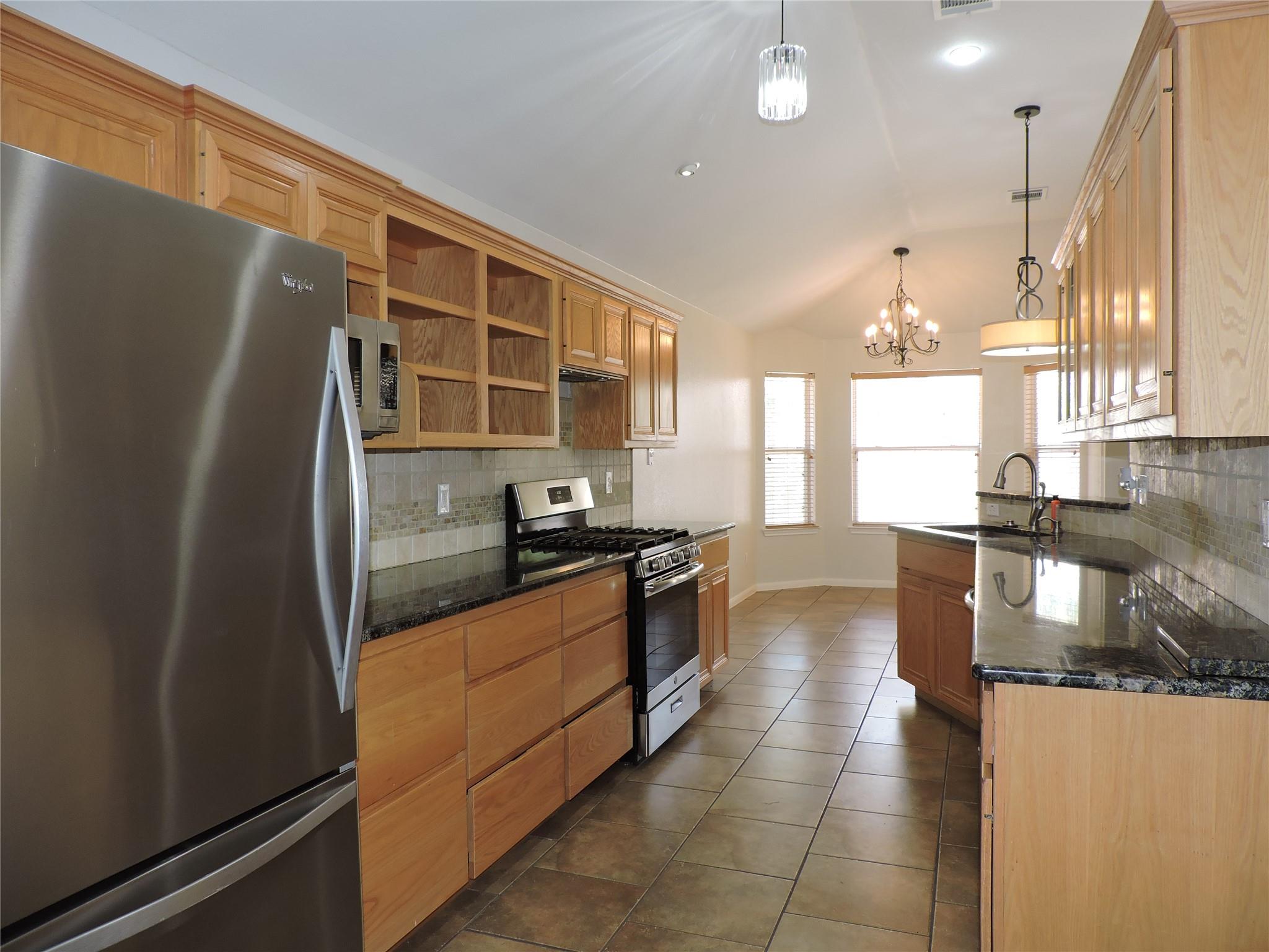 1404 Peachtree Valley DR — photo 3