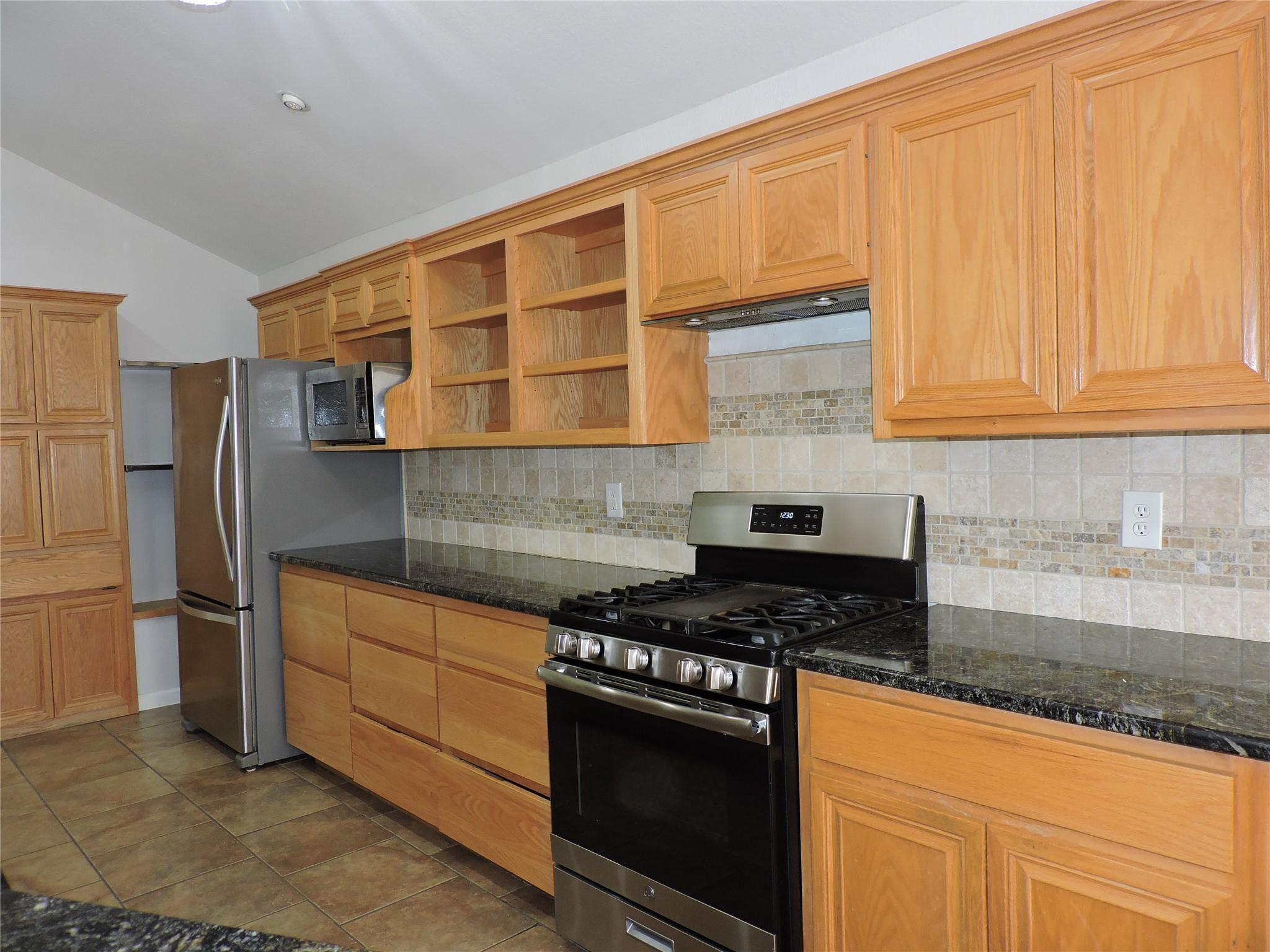 1404 Peachtree Valley DR — photo 5