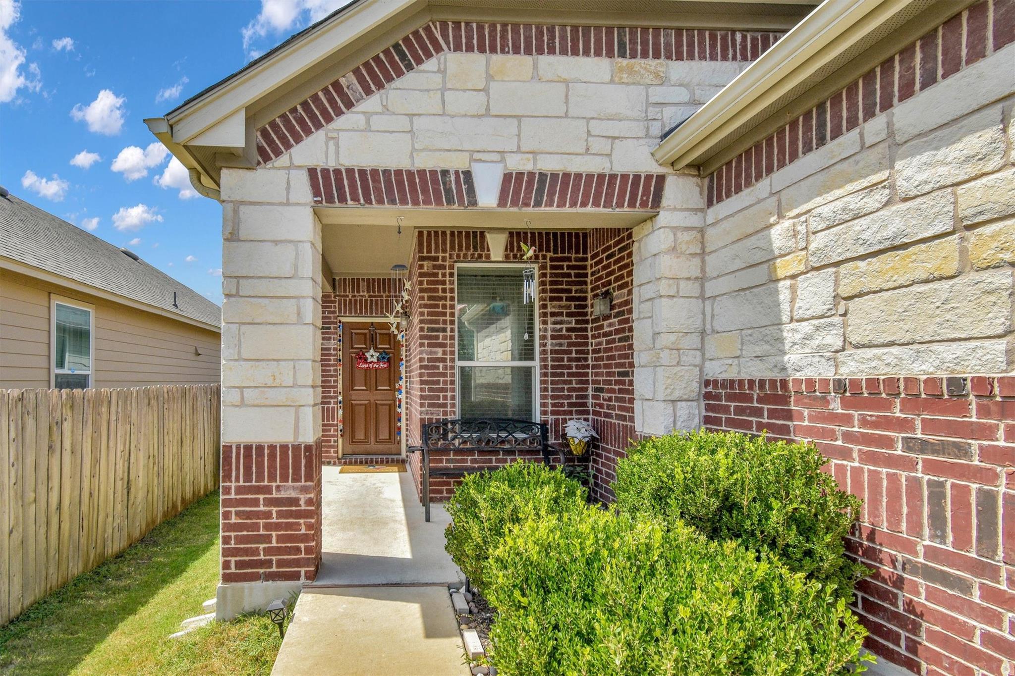 2950 Old Settlers BLVD #70 — photo 4