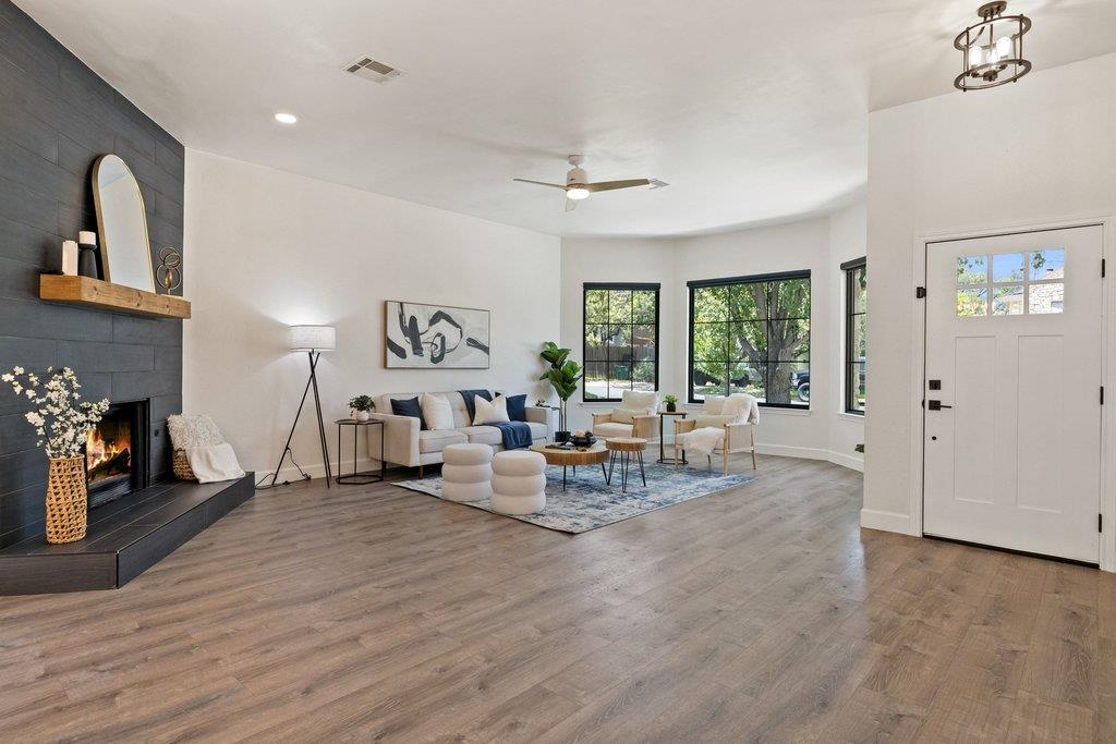 4304 Clarno DR — photo 4