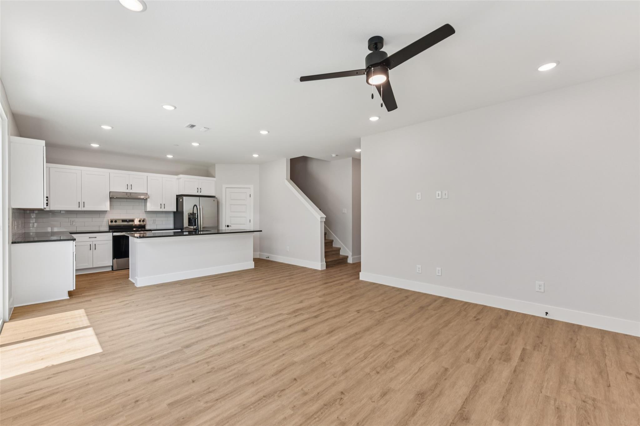 9311 Curious Squirrel ST — photo 4