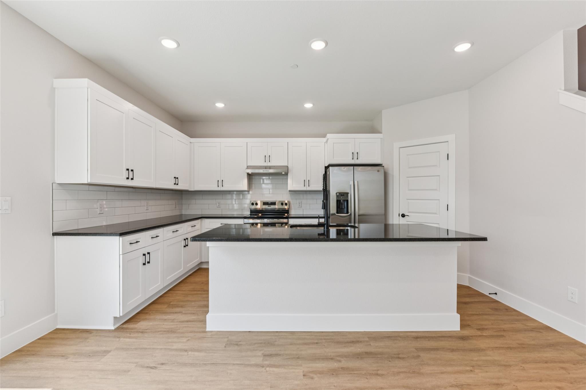 9311 Curious Squirrel ST — photo 5