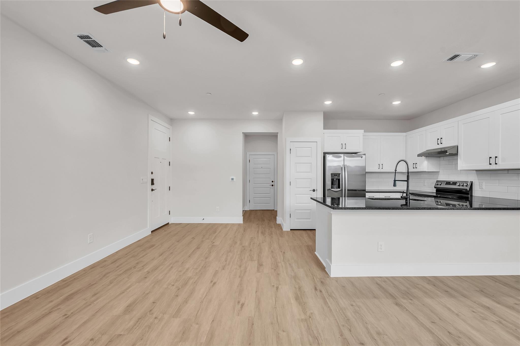 9312 Curious Squirrel ST — photo 4