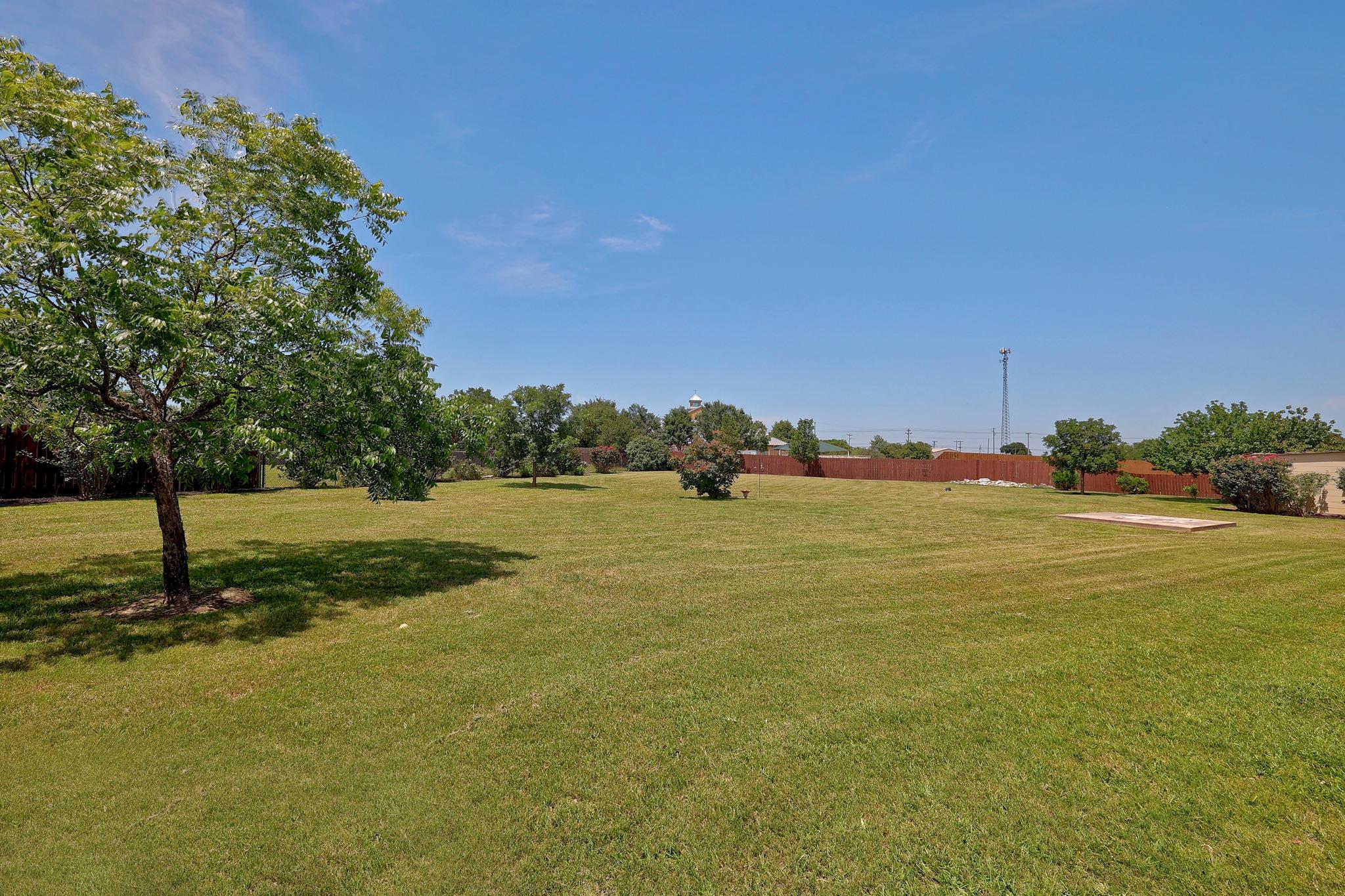 101 Lakeview LN — photo 3