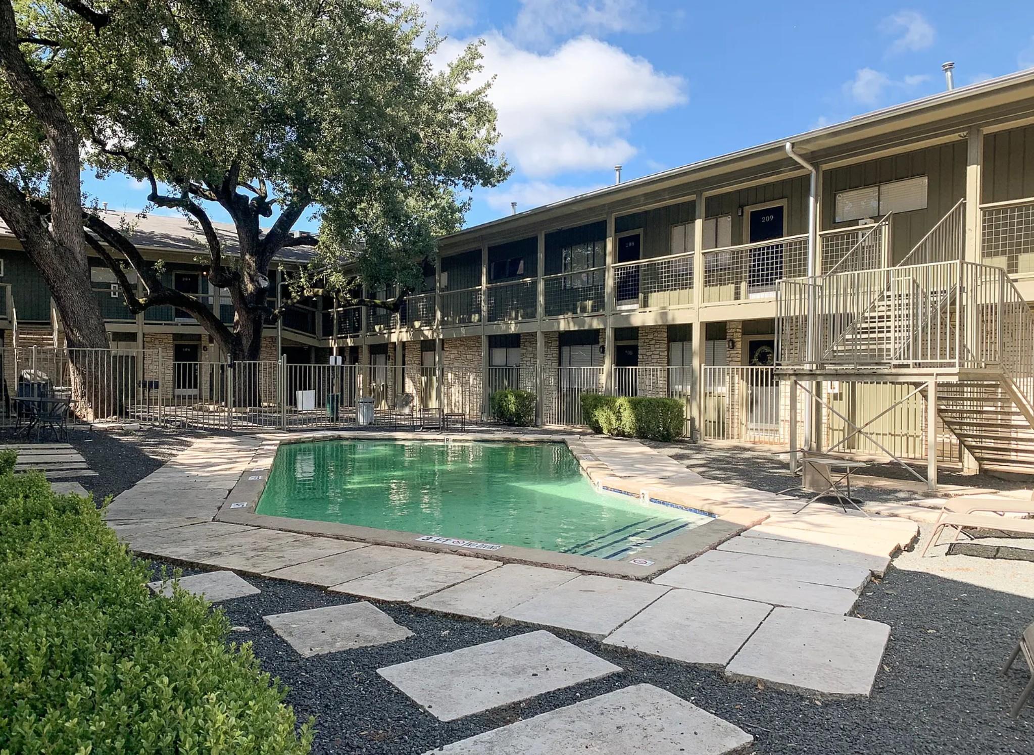 2303 Side DR #220 — photo 4