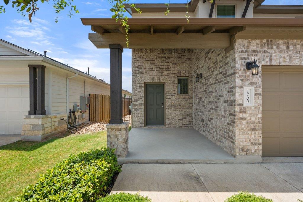 1209 Falconer WAY — photo 4
