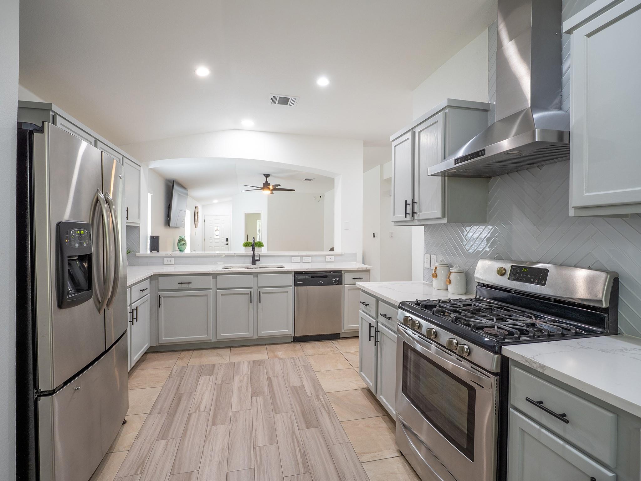 3900 Sojourner ST — photo 3