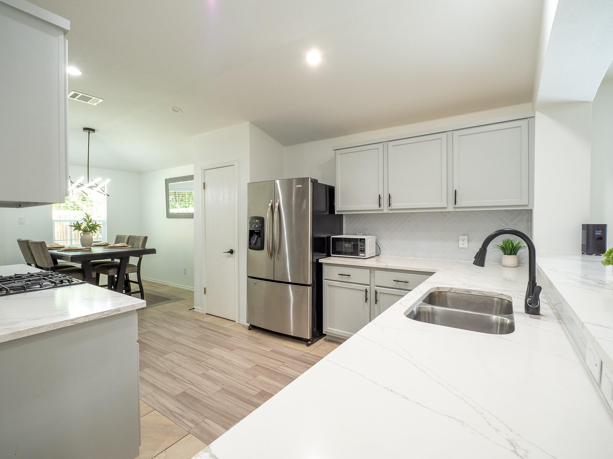 3900 Sojourner ST — photo 4