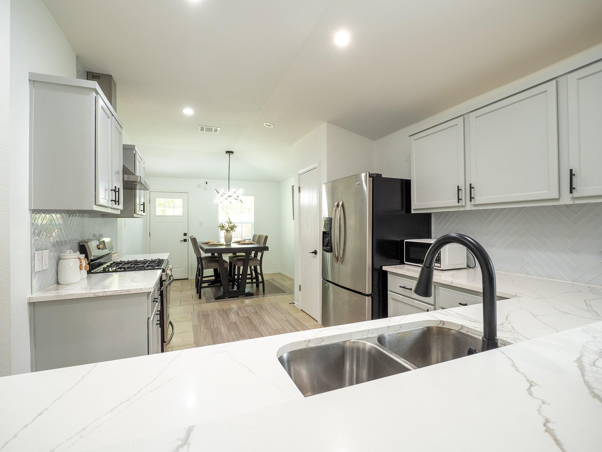 3900 Sojourner ST — photo 5