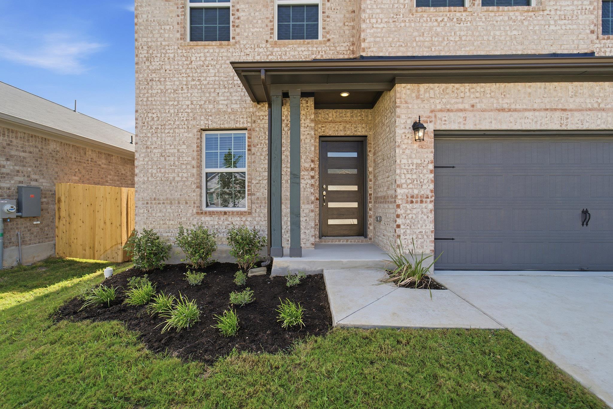351 Begonia ST — photo 4