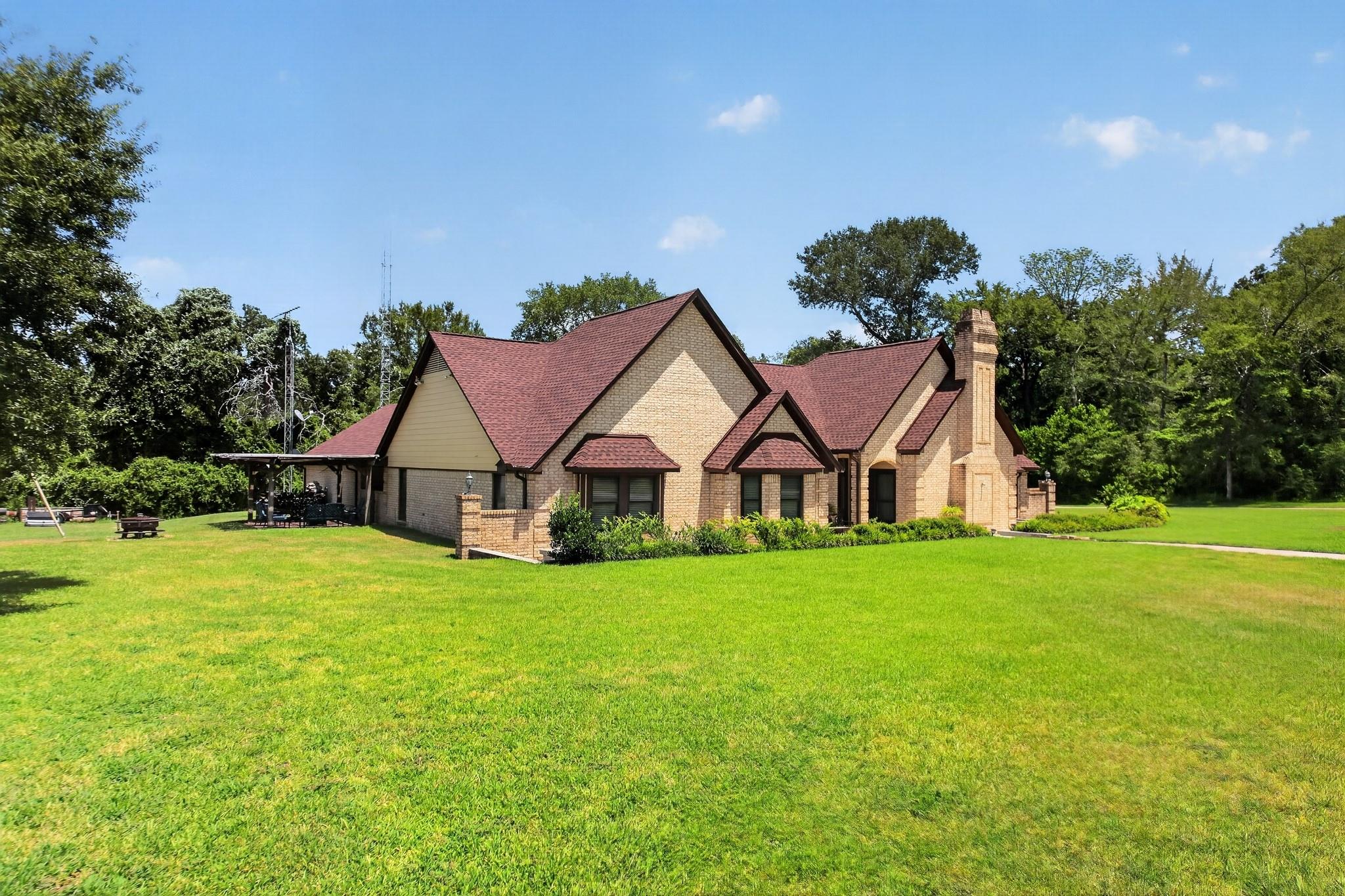 1950 Country Club RD — photo 4