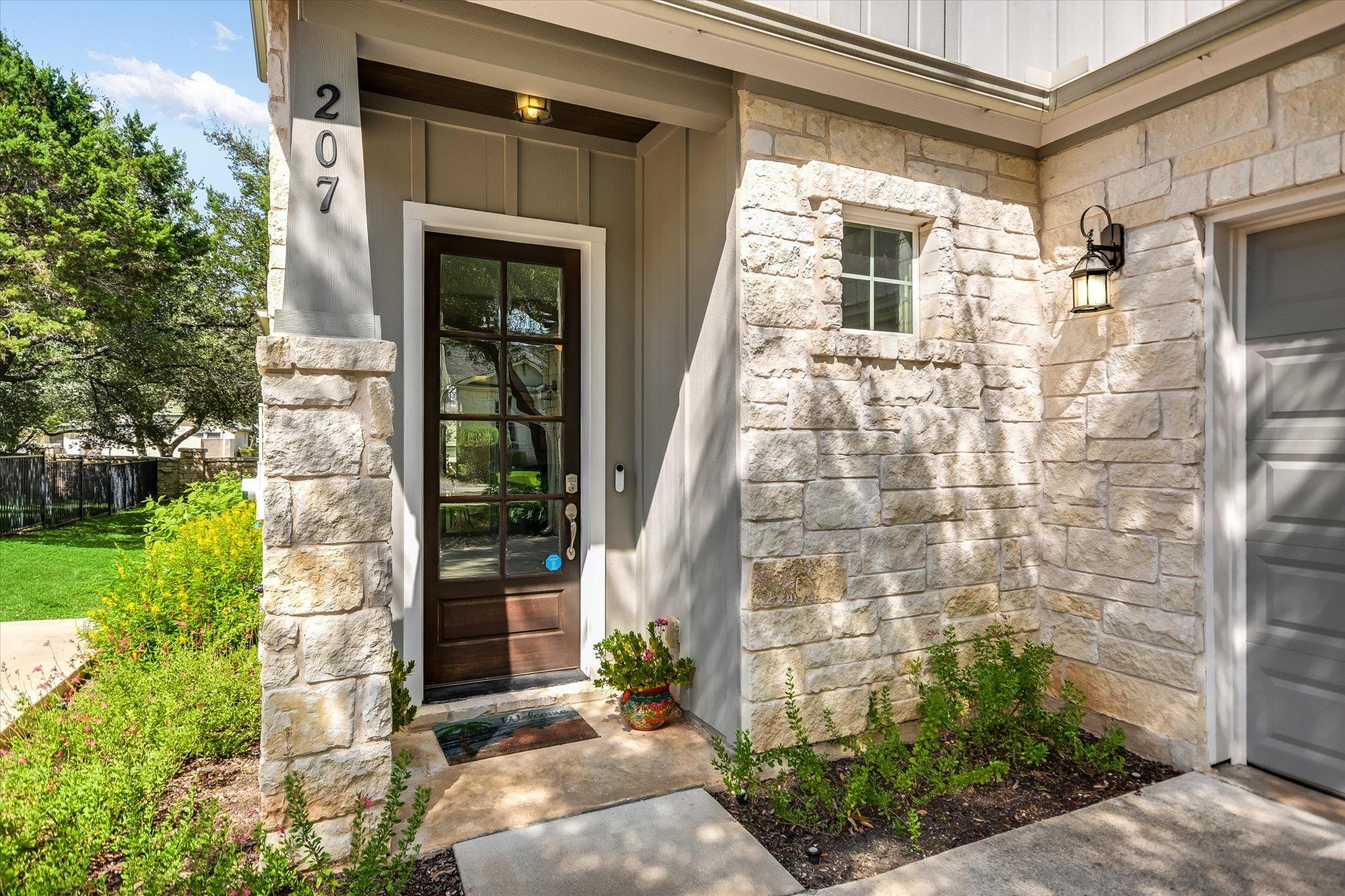 207 Fairlake CIR — photo 3