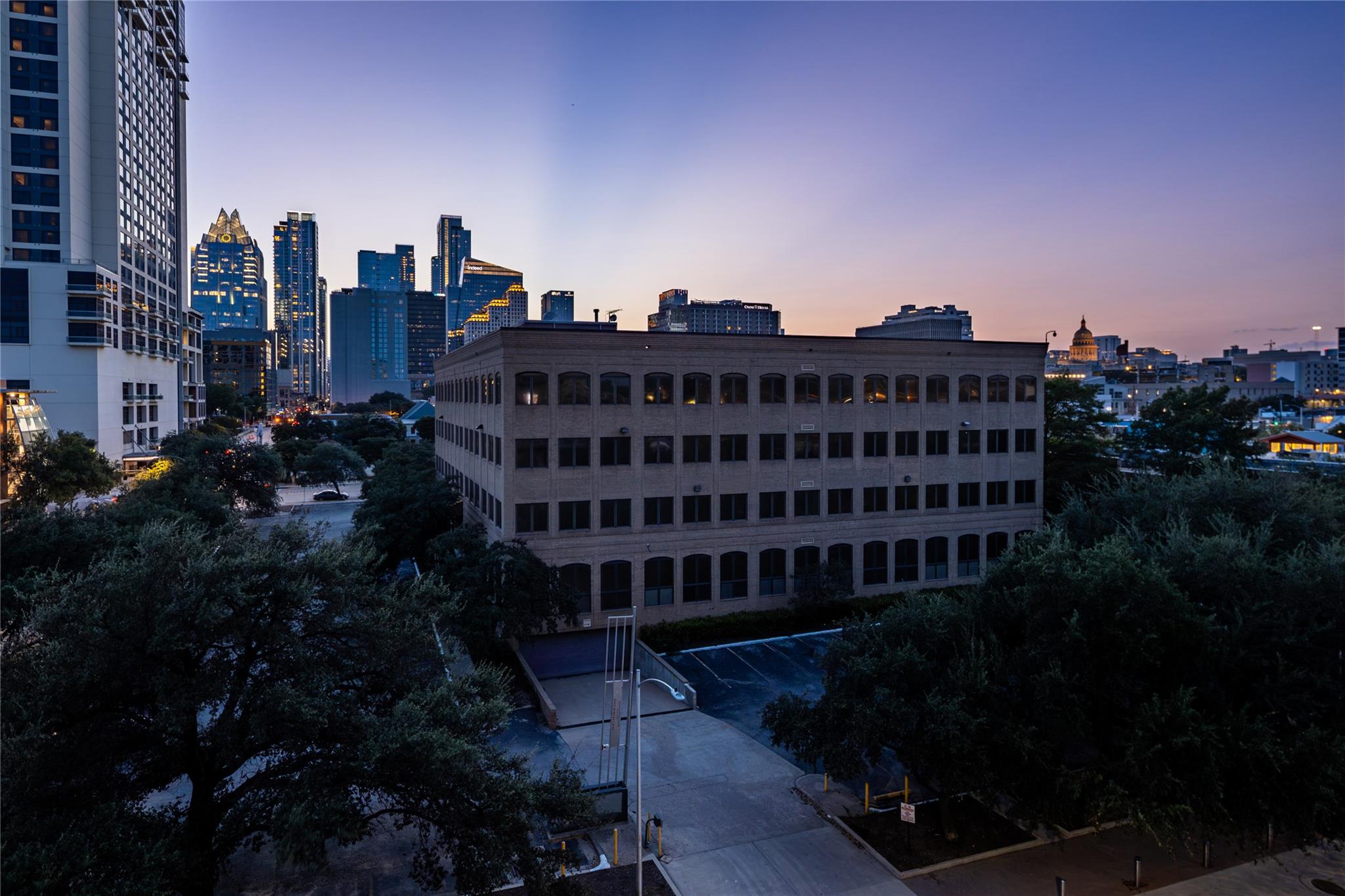 507 Sabine ST #404 — photo 4
