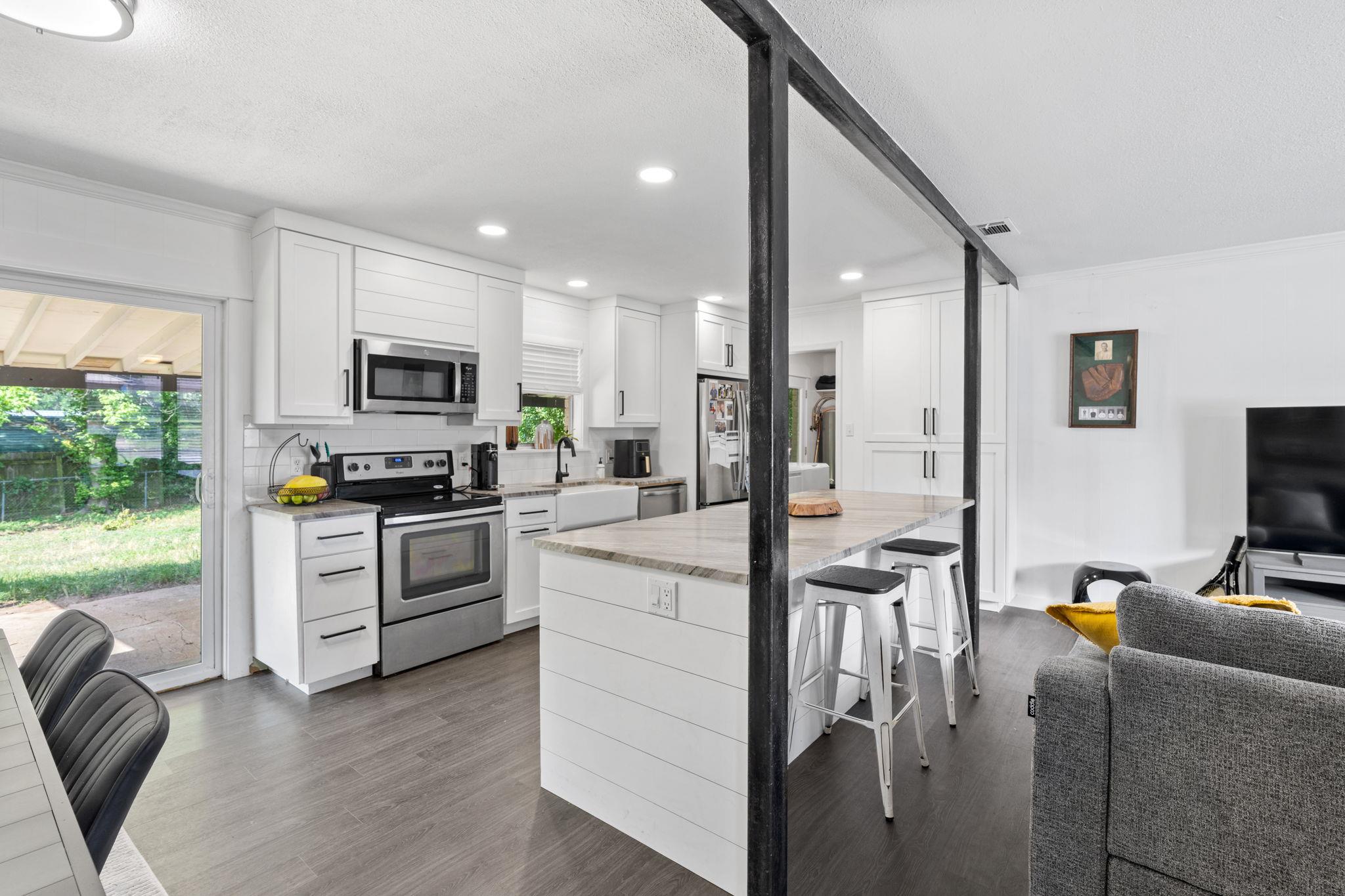 1200 Ash DR — photo 4