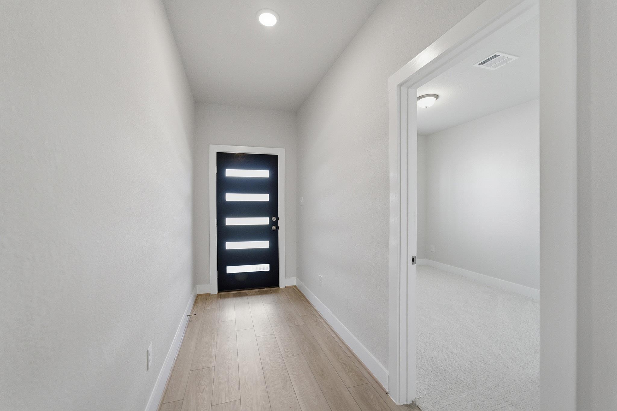367 Begonia ST — photo 5
