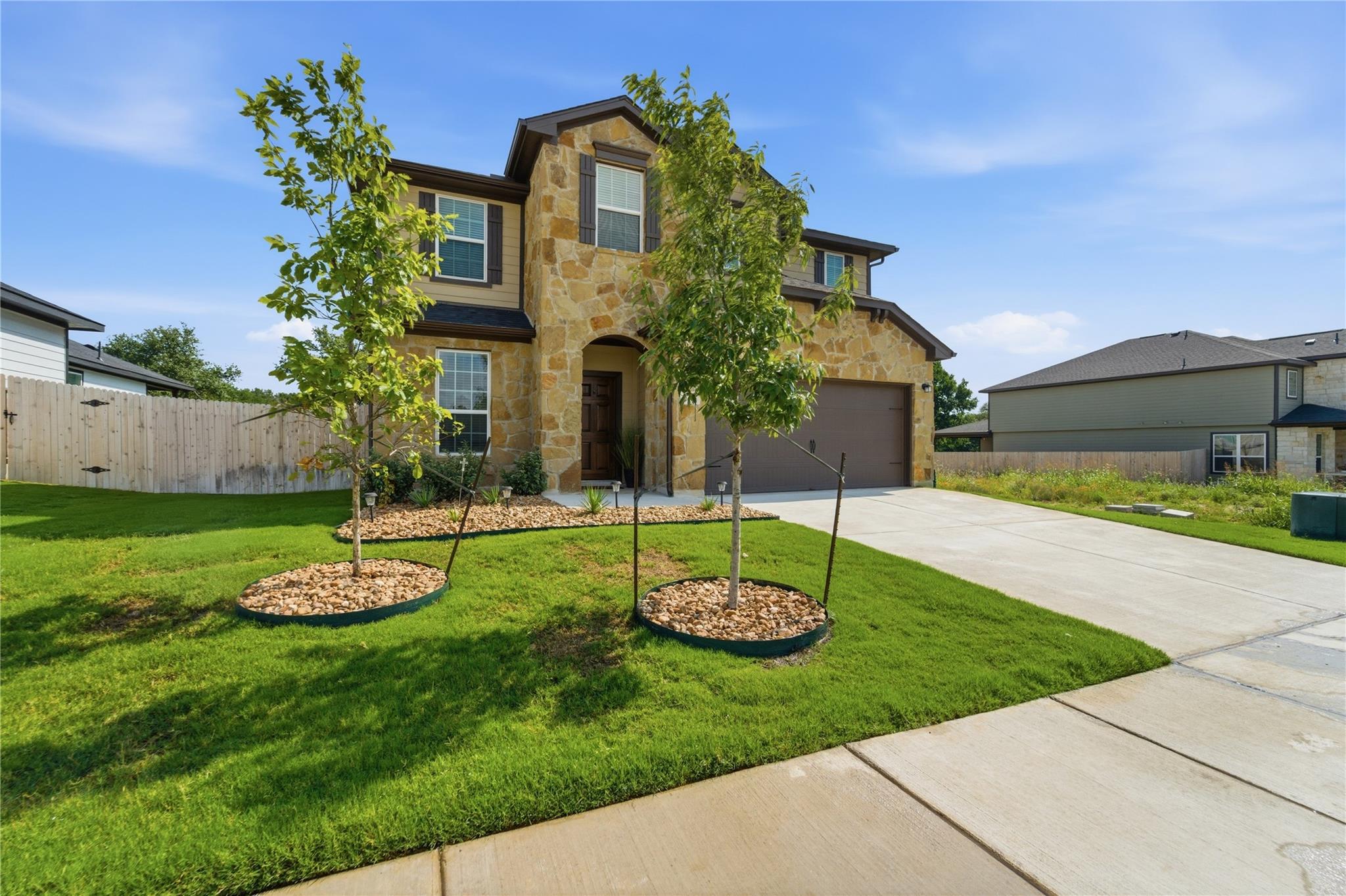 160 Villars DR — photo 3