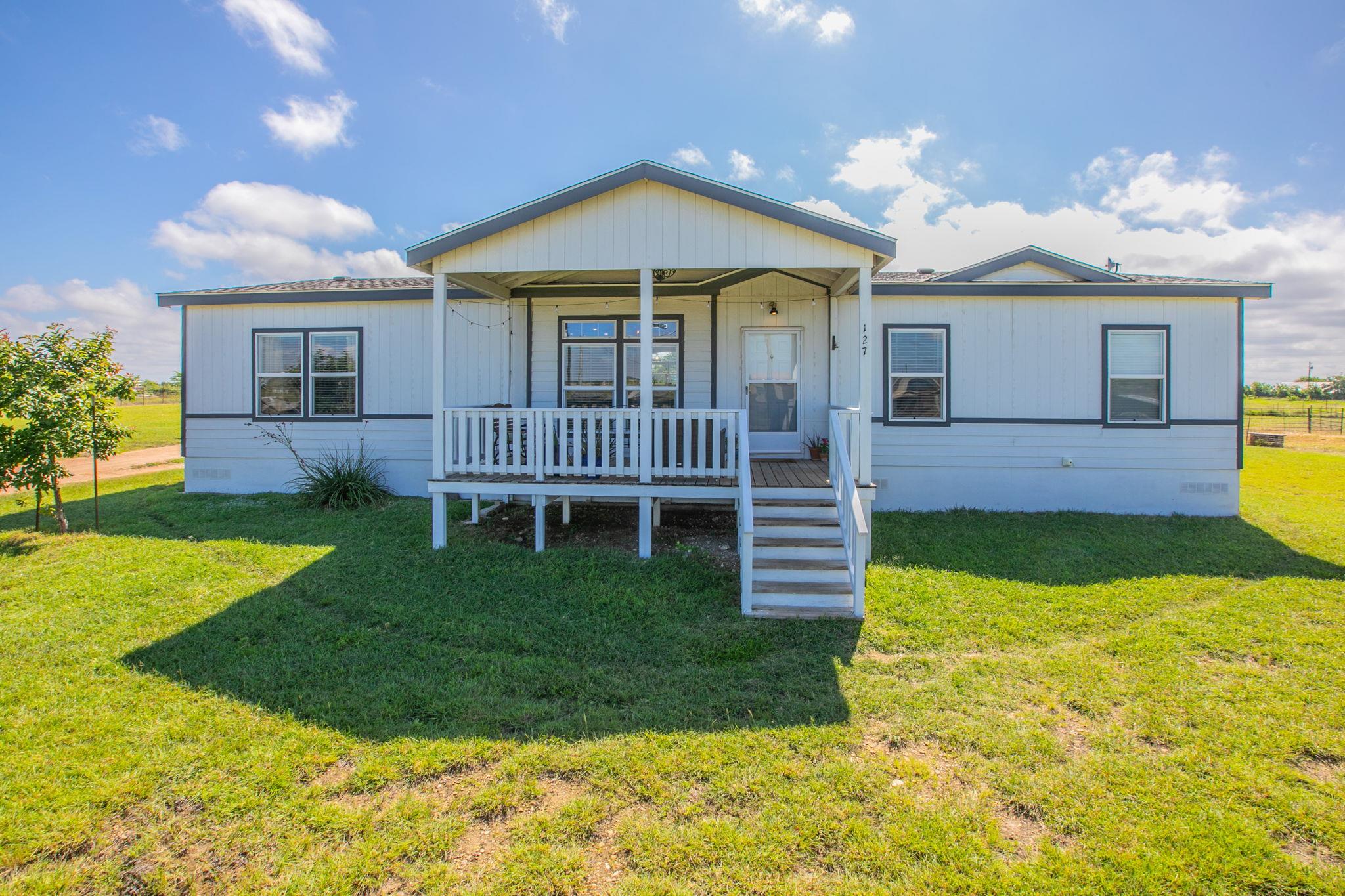 127 Dockal DR — photo 3