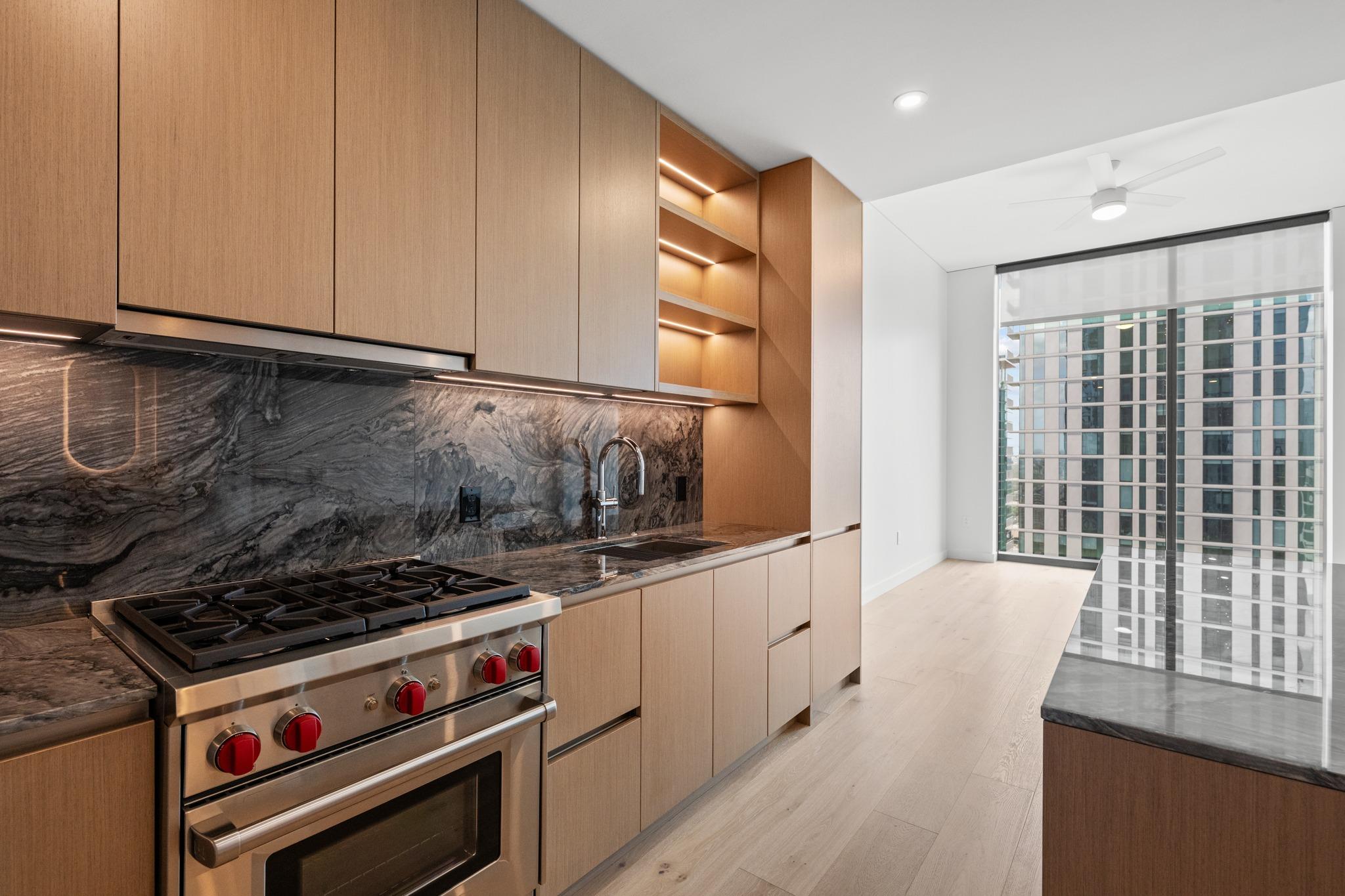 610 Davis ST #3303 — photo 4