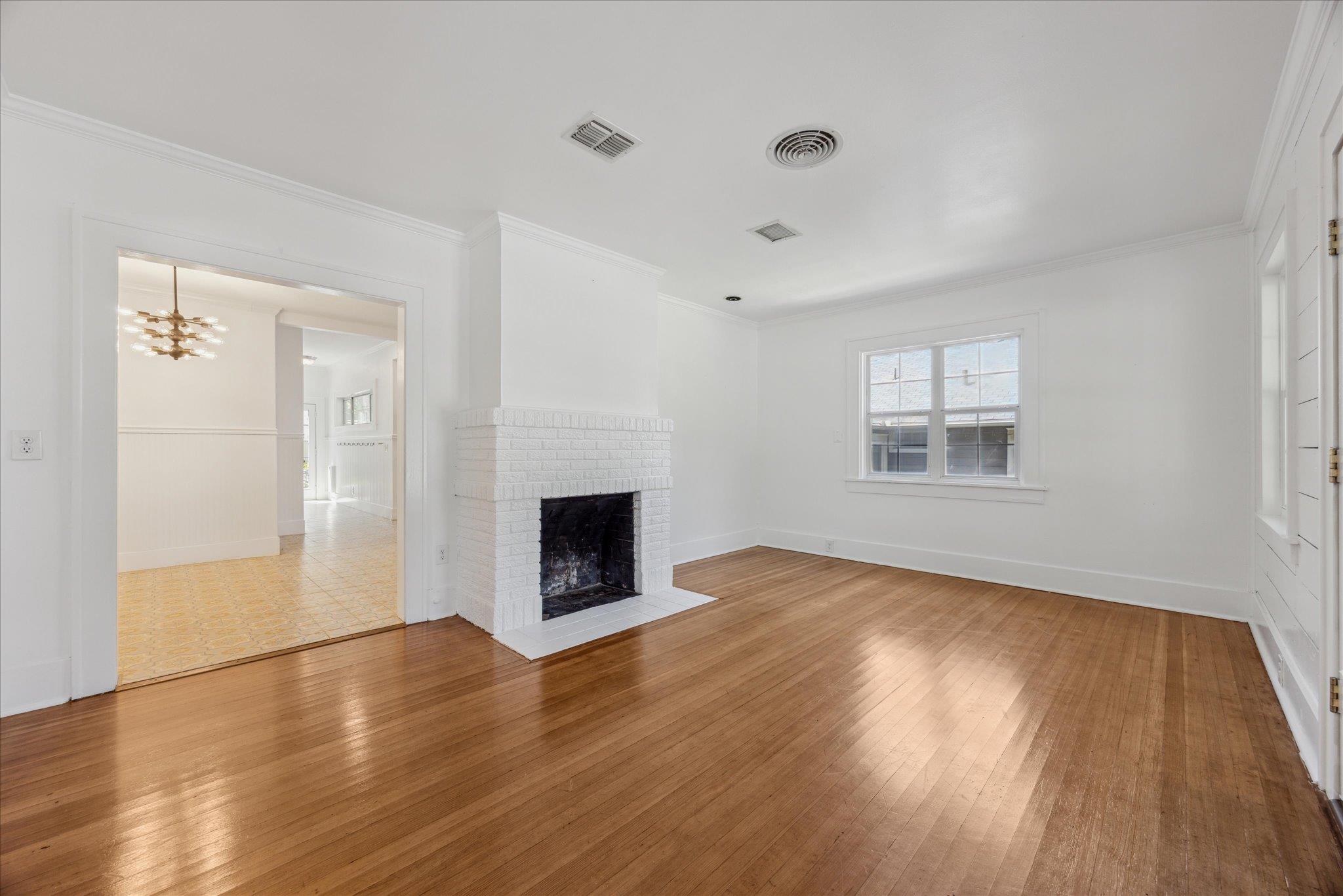 3300 Harris Park Ave — photo 4
