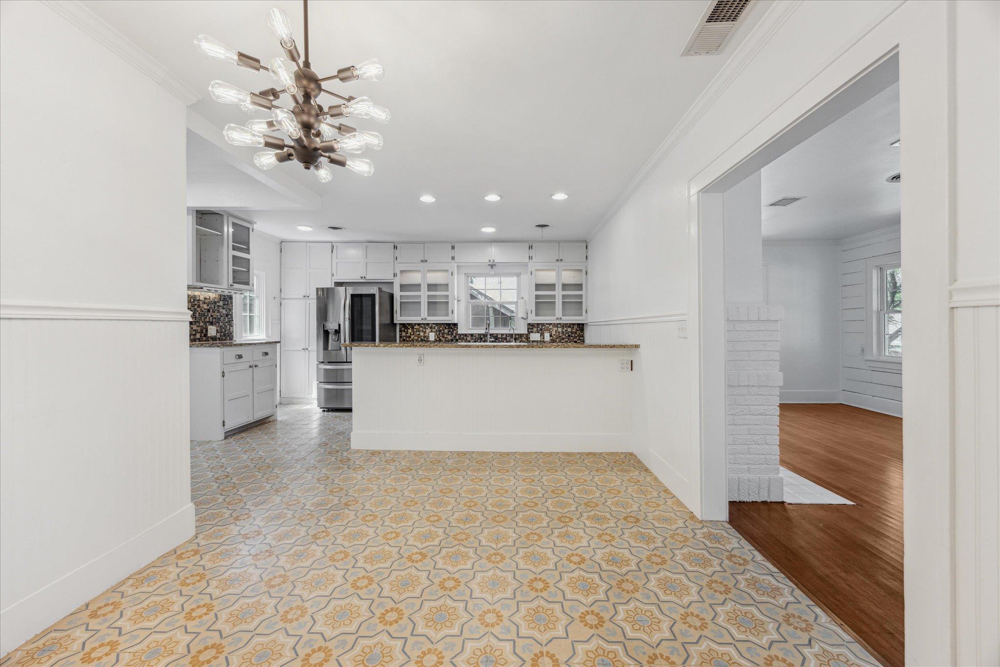 3300 Harris Park Ave — photo 5
