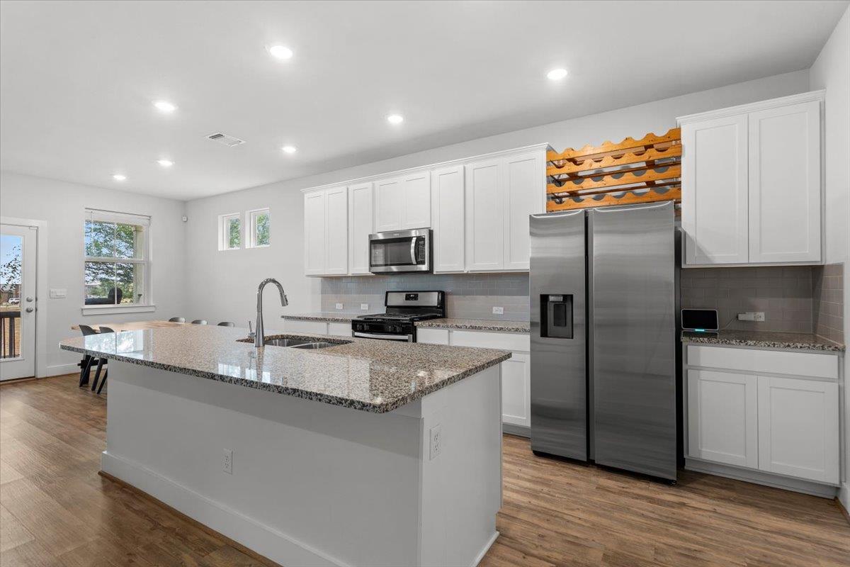 7106 Silver Star LN — photo 5