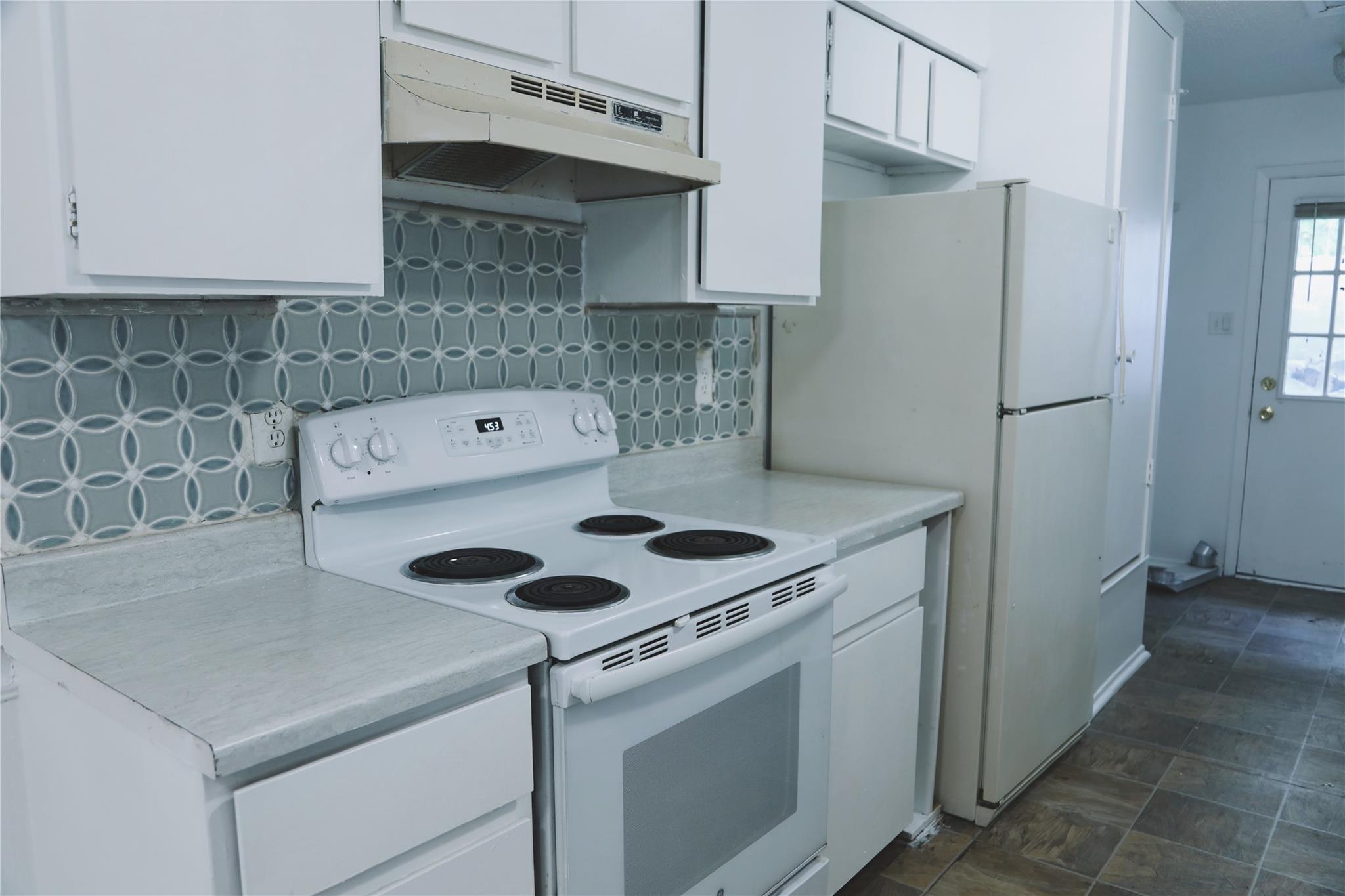 9906 Hundred Oaks CIR #B — photo 4