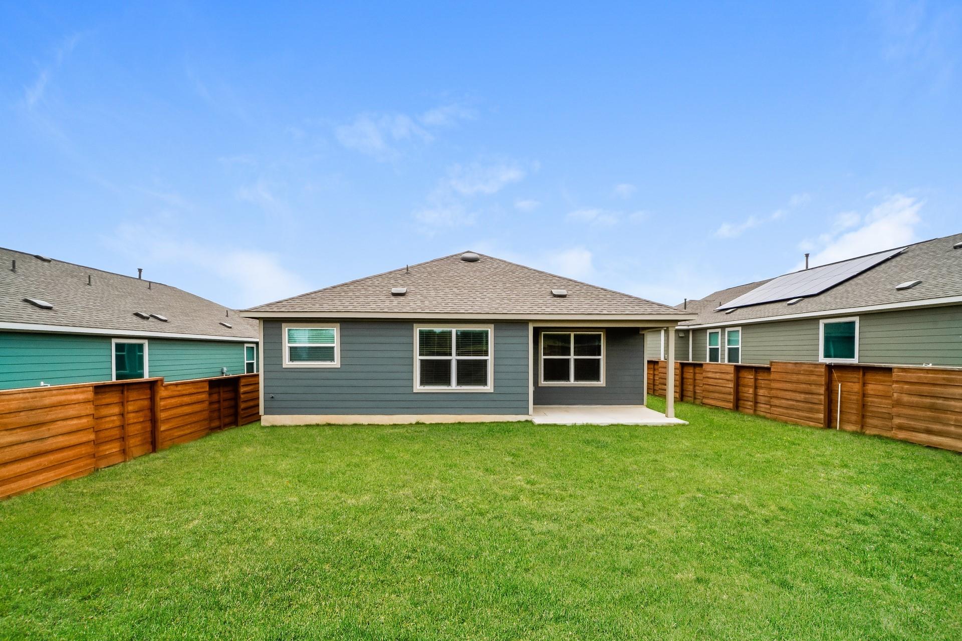 341 Madrid ST — photo 4