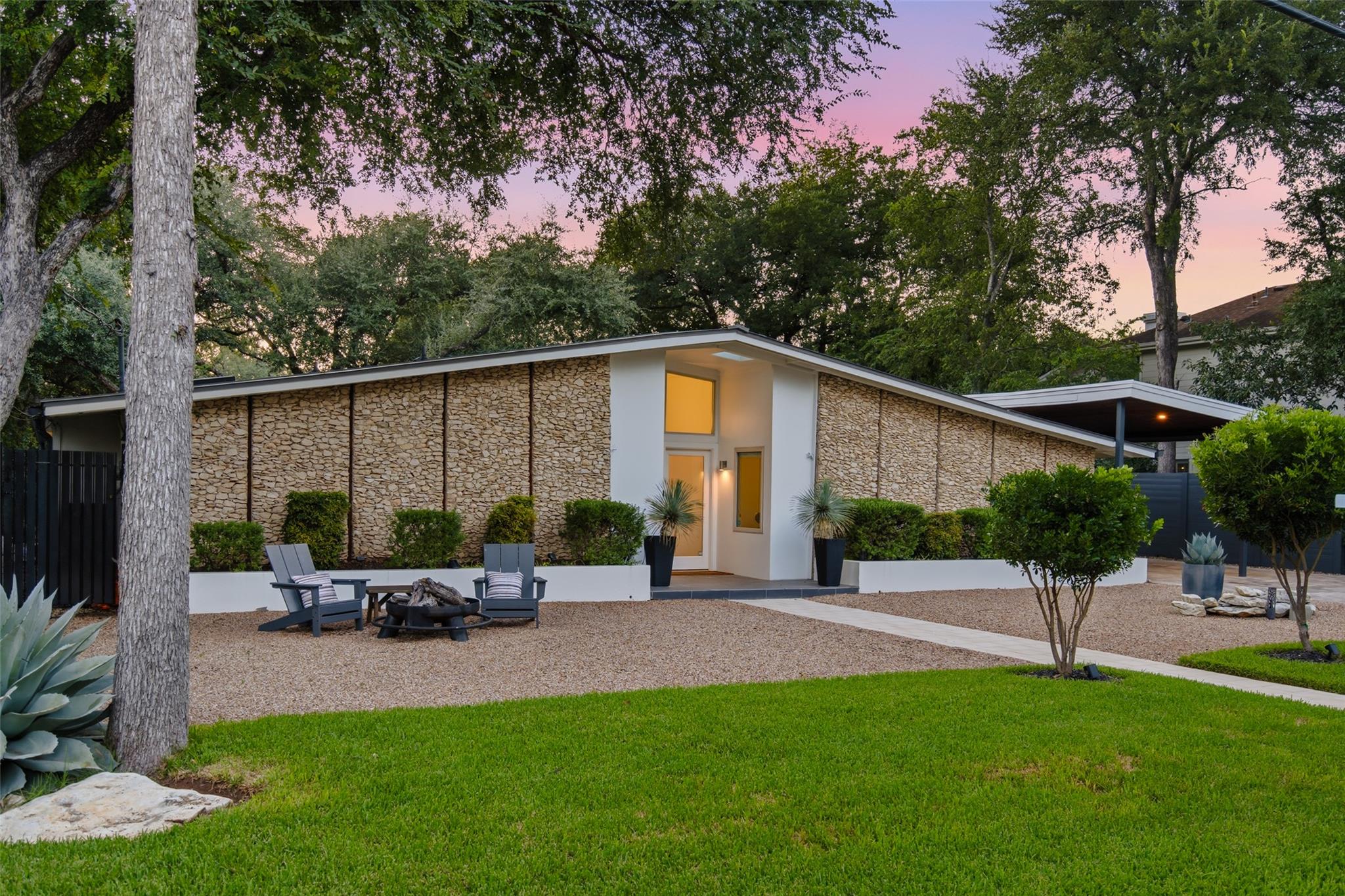 412 Ridgewood RD