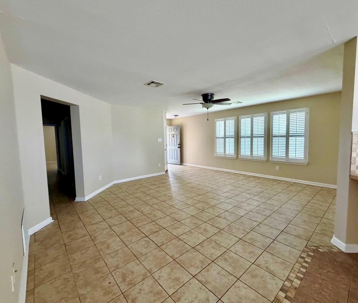 1148 Amberwood LOOP — photo 5